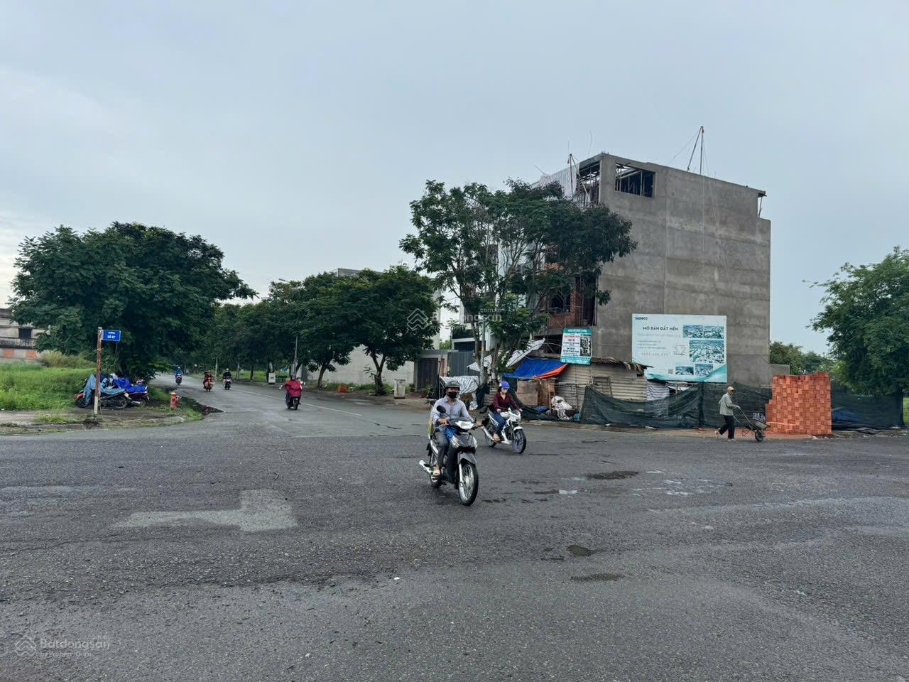 Bán gấp đất KDC An Phú Tây đường 20m DT 105m2 (5x21m). Giá 4.7 tỷ LH em Hương Bán gấp đất KDC An Phú Tây đường 20m DT 105m2 (5x21m). Giá 4.7 tỷ LH em Hương