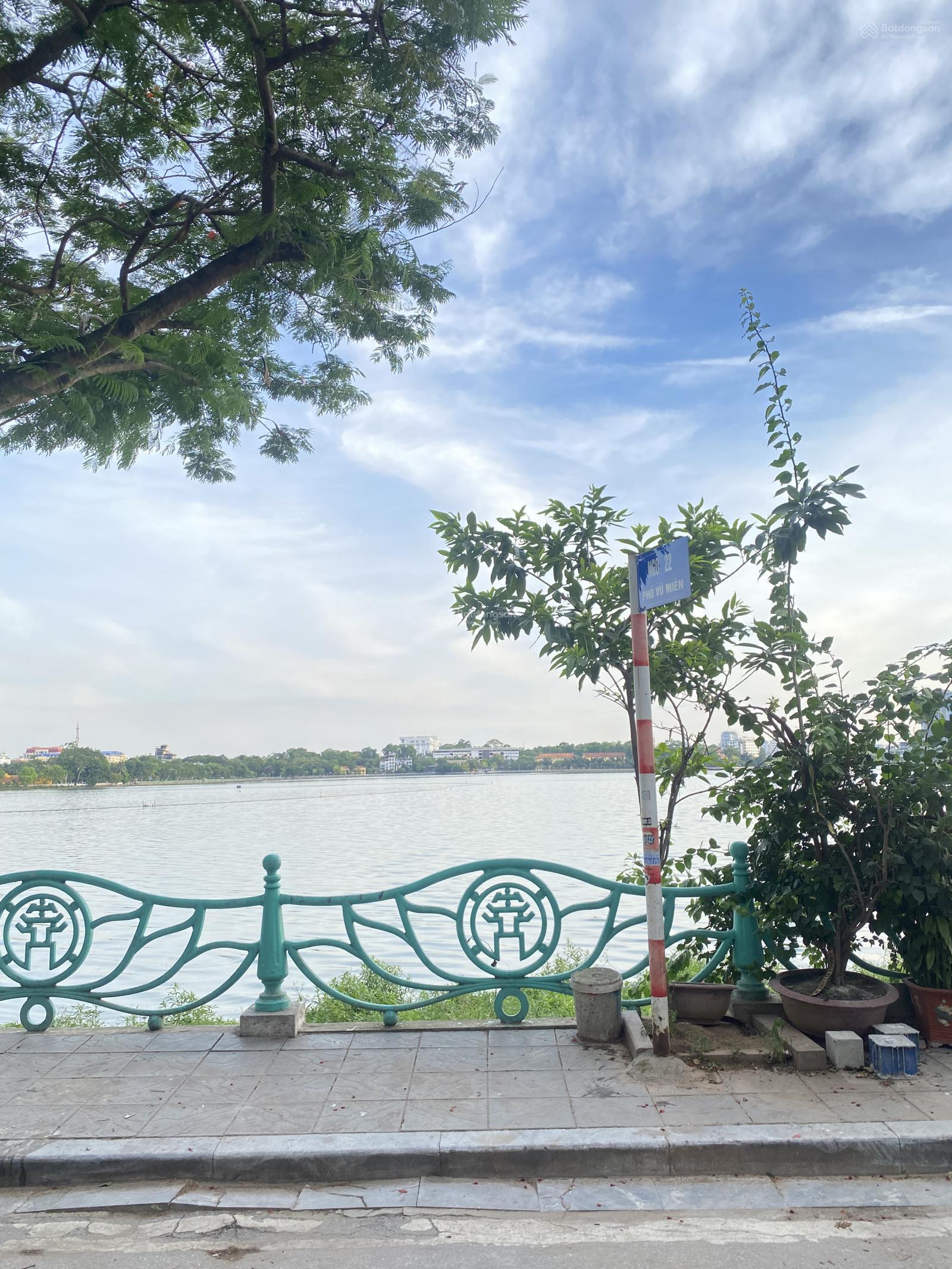 Biệt thự sân vườn ô tô phố Yên Hoa -Hồ Tây cách 1 nhà ra phố DT 165m2 - MT 11m giá đầu tư 50 tỷ Biệt thự sân vườn ô tô phố Yên Hoa -Hồ Tây cách 1 nhà ra phố DT 165m2 - MT 11m giá đầu tư 50 tỷ