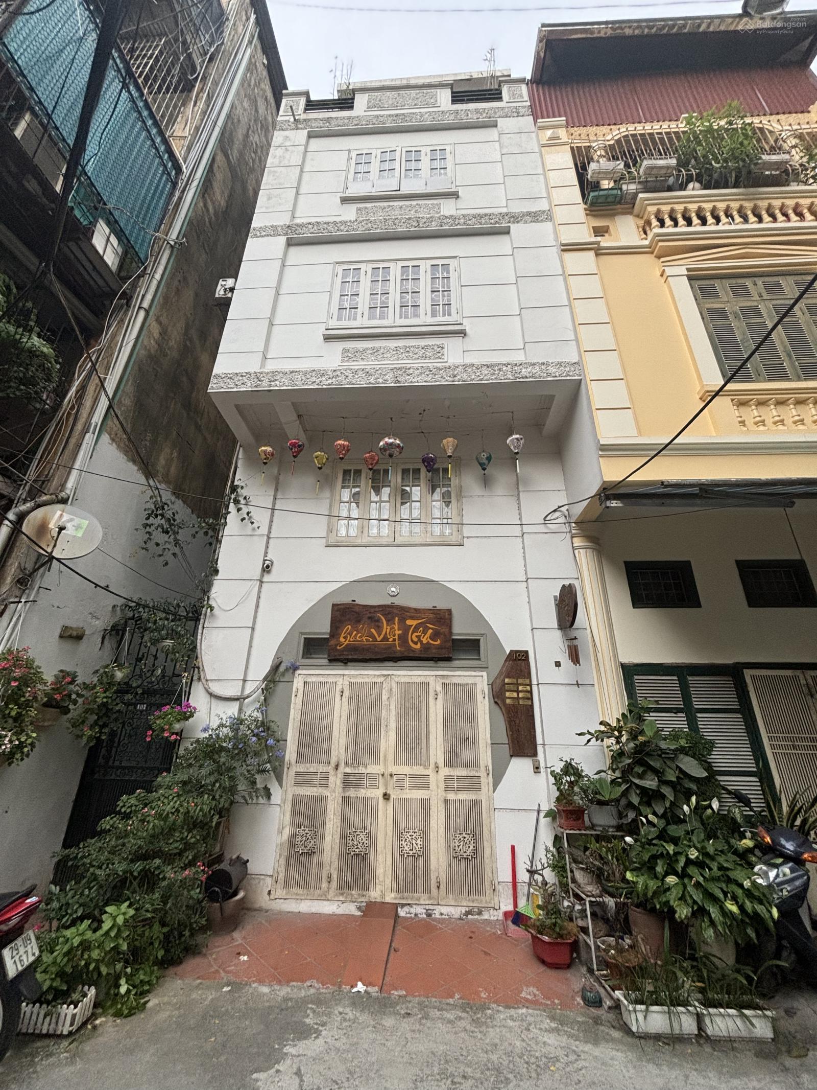 14 tỷ-Nhà phố Lê Thánh Tông, 40m2, 3 tầng,ngõ rộng như hình,vài bước ra Nhà Hát Lớn,thể dục Hồ Gươm