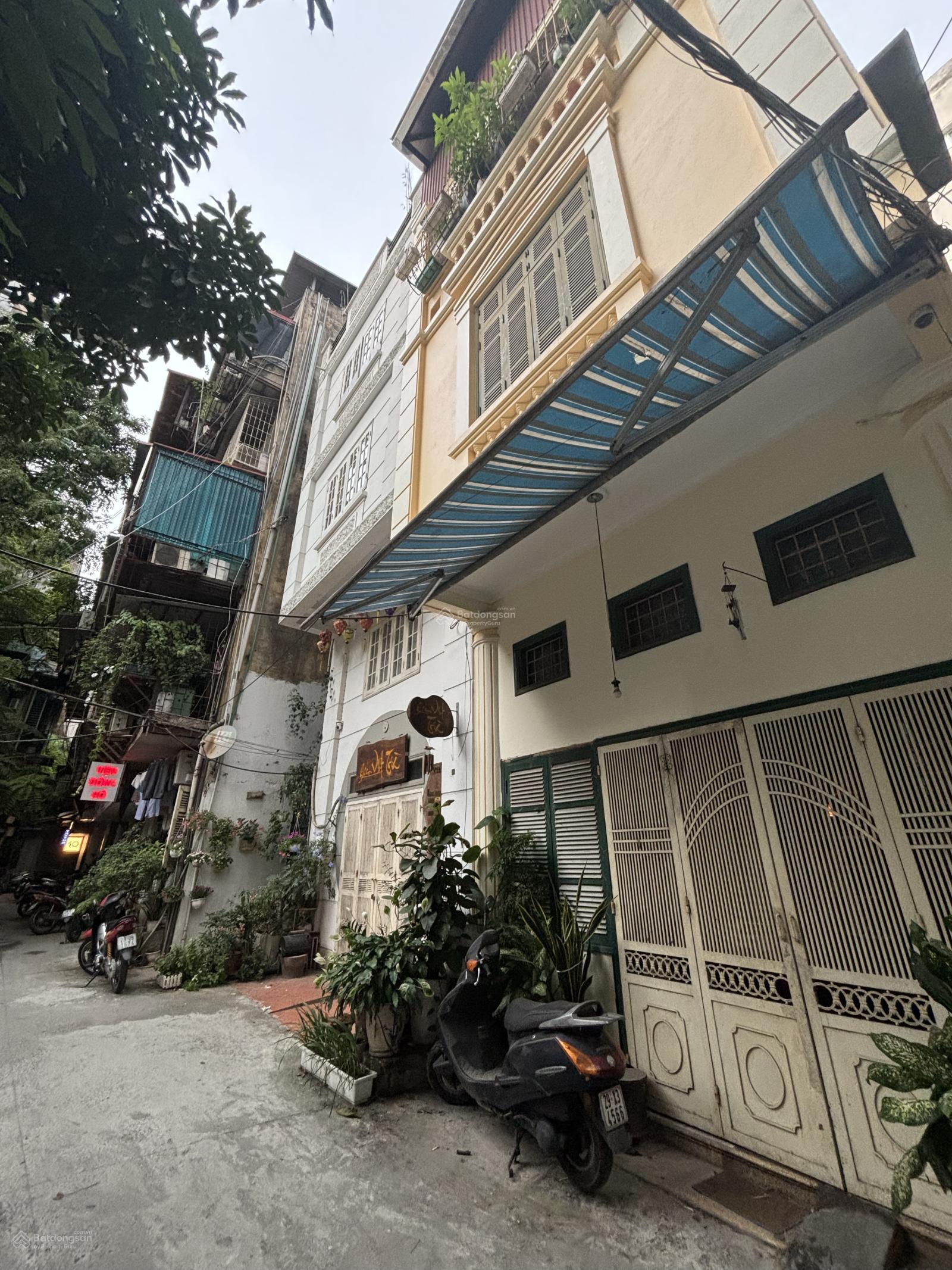 14 tỷ-Nhà phố Lê Thánh Tông, 40m2, 3 tầng,ngõ rộng như hình,vài bước ra Nhà Hát Lớn,thể dục Hồ Gươm