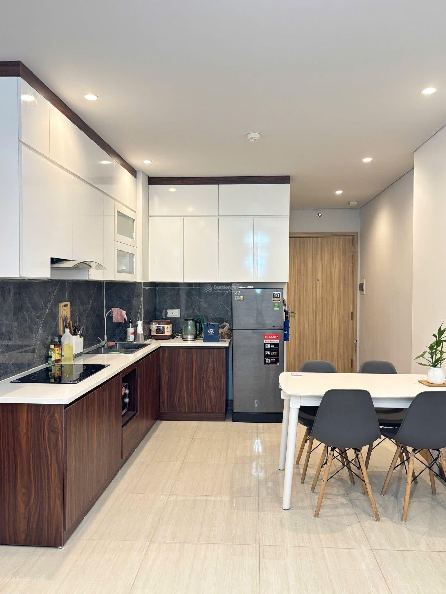 Bán nhanh căn 1 ngủ lớn 2 ban công nội thất mới. LH 0346 773 ***