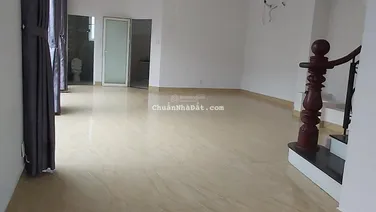 Cho thuê nhà biệt thự. 3 tầng, 6 phòng ngủ. DT sử dụng 360 m2