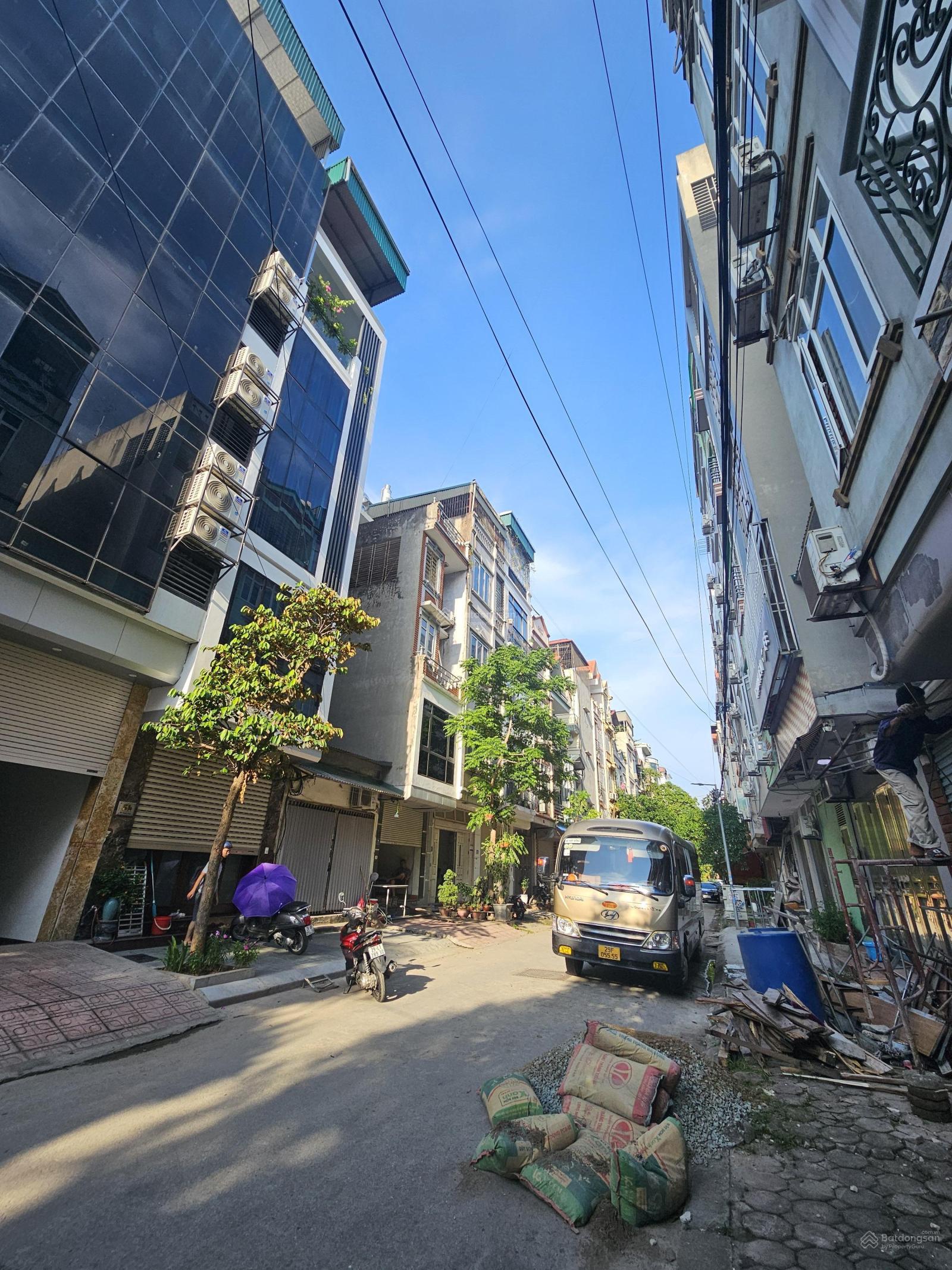 Toà nhà 3 trong 1 vị trí đắc địa trung tâm Hidone Lai Xá Royal Park - xây mới - thang máy - CCMN Toà nhà 3 trong 1 vị trí đắc địa trung tâm Hidone Lai Xá Royal Park - xây mới - thang máy - CCMN