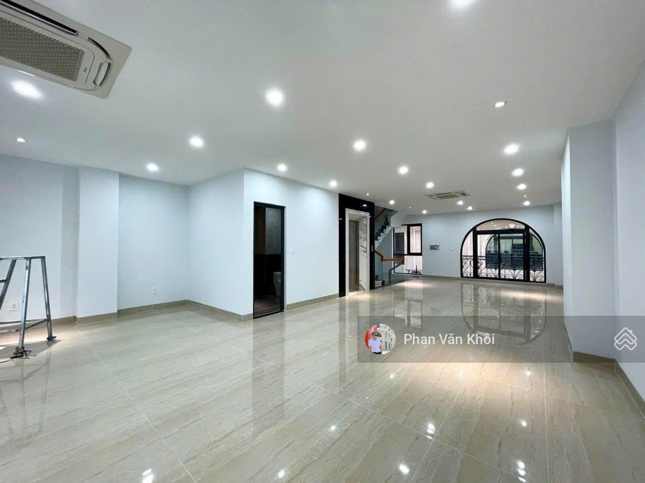 Cho thuê tòa nhà văn phòng DT: 7x20m nhà 1 hầm 1 trệt 2 lầu - tại KĐT Vạn Phúc