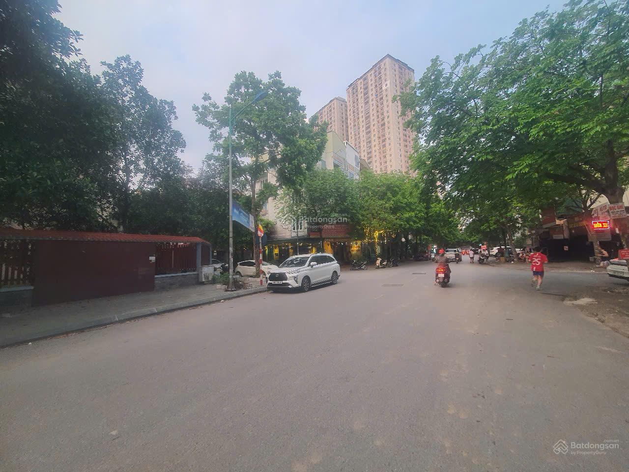 Cần bán nhà 5 tầng, diện tích 80m2 mặt tiền 5m tại trục chính kinh doanh sầm uất nhất KĐT Xa La