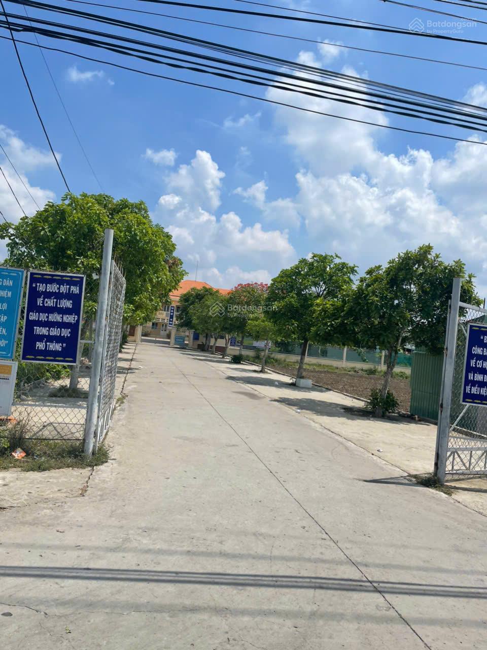 Chính chủ gửi 501m2 đất, đường xe hơi tới đất, cách trường học 200m, giá rẻ