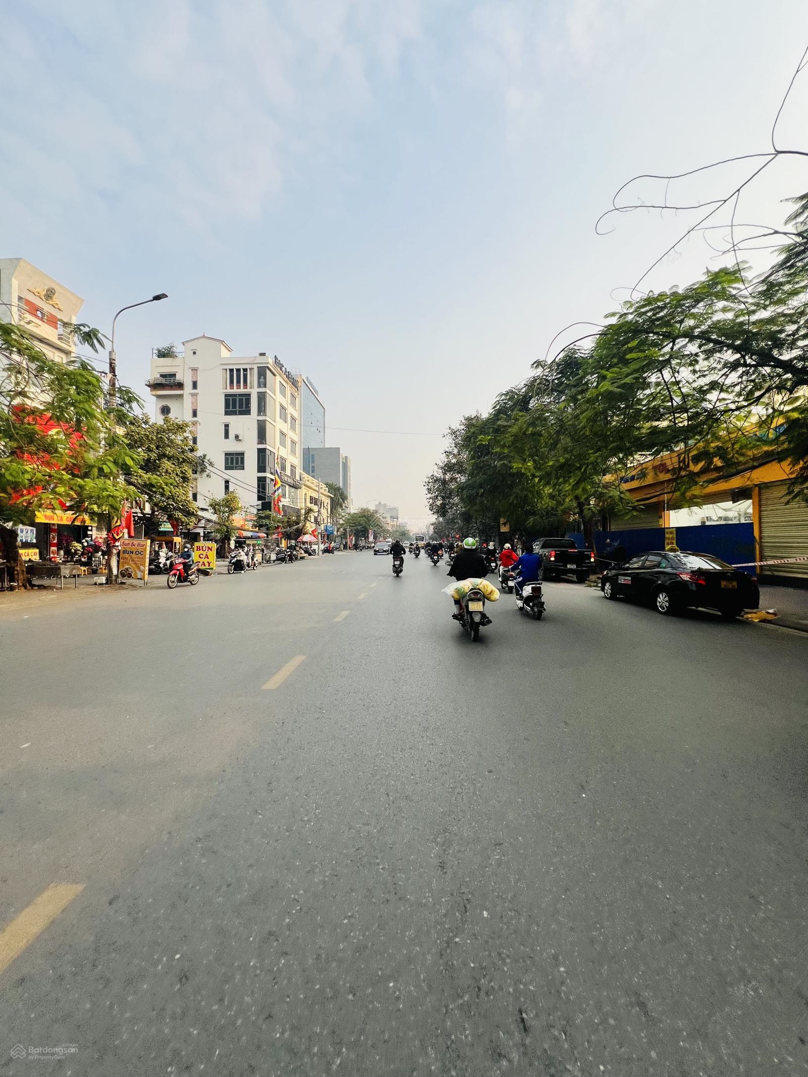 Mặt Đường Lạch Tray. View Công Viên. Diện tích: 75m x 2 tầng. Ngang 4,2m. Giá 21.7 tỷ.