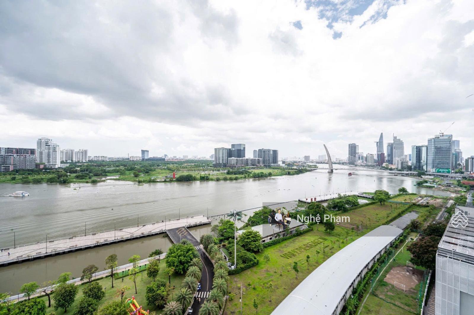 Nhà đẹp giá tốt. Cho thuê căn hộ 3PN Vinhomes Ba Son. Nhà rộng thoáng mát view sông. LH 0932 106 ***