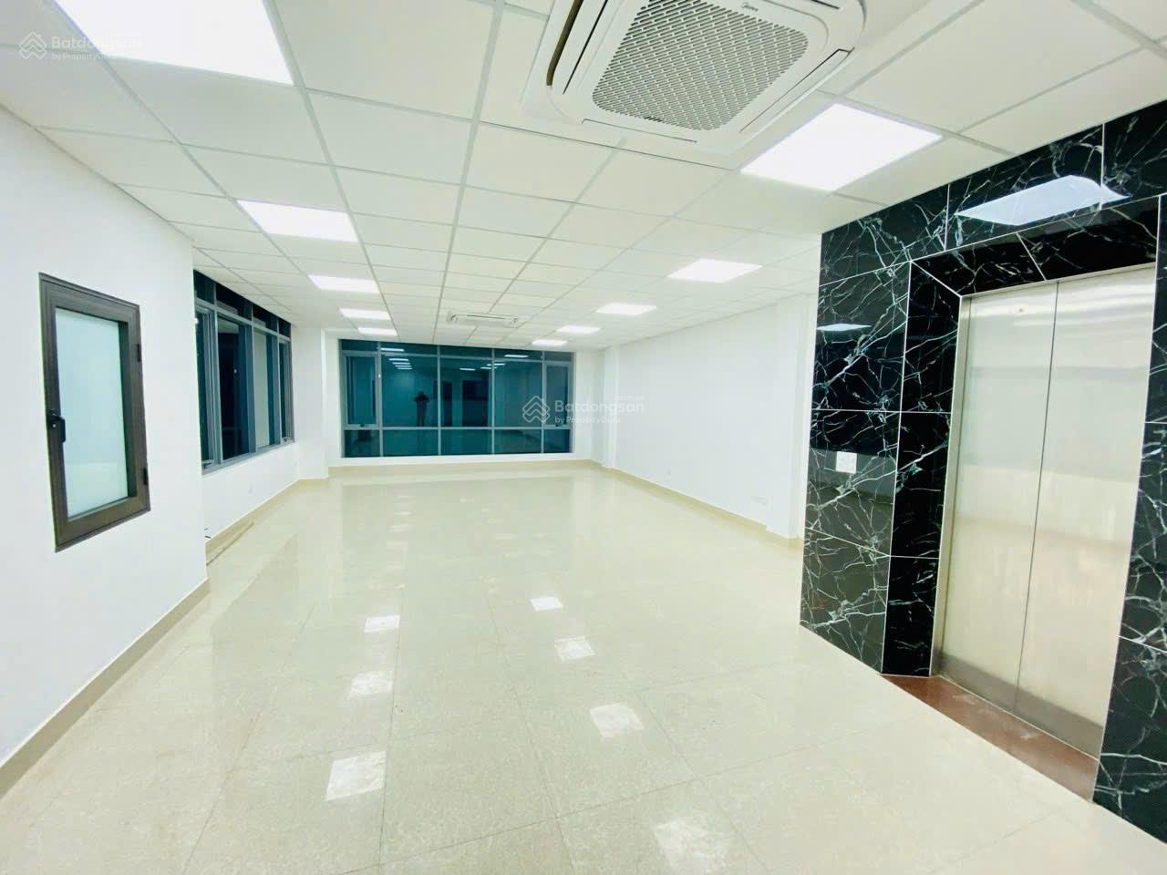 VĂN PHÒNG SIÊU CHUYÊN NGHIỆP NHƯNG GIÁ LẠI SIÊU RẺ TẠI Cầu Giấy, DT: 90m2, Cực Kỳ Thoáng VĂN PHÒNG SIÊU CHUYÊN NGHIỆP NHƯNG GIÁ LẠI SIÊU RẺ TẠI Cầu Giấy, DT: 90m2, Cực Kỳ Thoáng