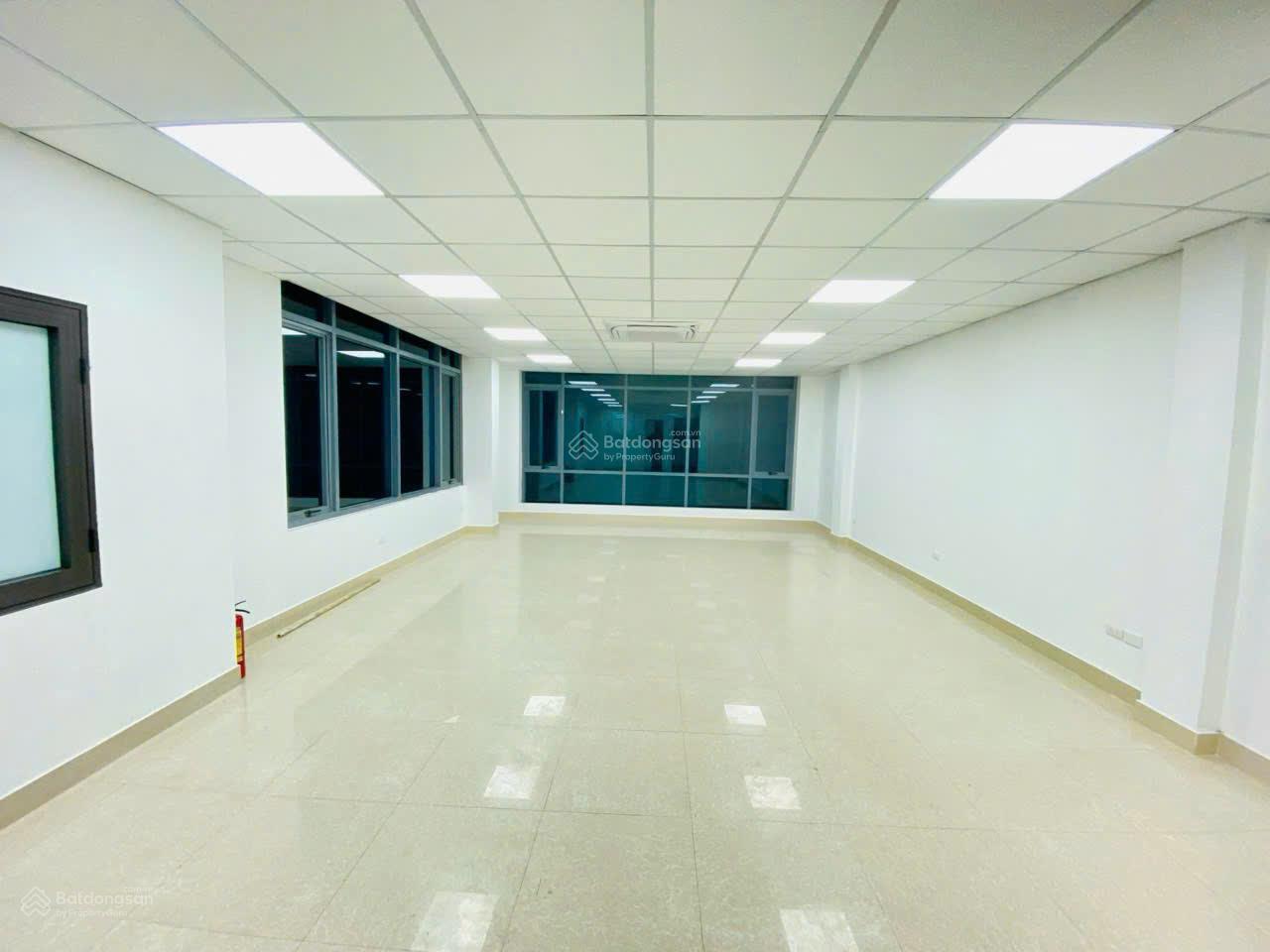 VĂN PHÒNG SIÊU CHUYÊN NGHIỆP NHƯNG GIÁ LẠI SIÊU RẺ TẠI Cầu Giấy, DT: 90m2, Cực Kỳ Thoáng VĂN PHÒNG SIÊU CHUYÊN NGHIỆP NHƯNG GIÁ LẠI SIÊU RẺ TẠI Cầu Giấy, DT: 90m2, Cực Kỳ Thoáng