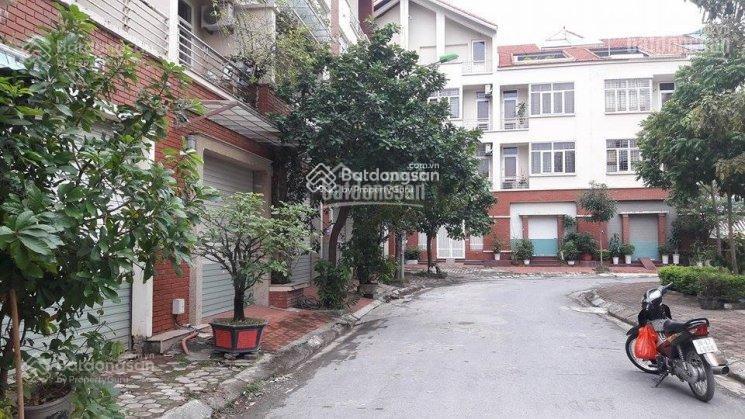 Cho thuê liền kề Mỗ Lao, Làng Việt Kiều Châu Âu, Hà Đông, DT 76m2 x 4 tầng, giá 30 triệu/tháng