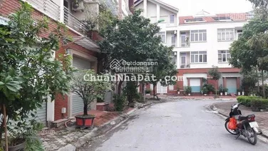 Cho thuê liền kề Mỗ Lao, Làng Việt Kiều Châu Âu, Hà Đông, DT 76m2 x 4 tầng, giá 30 triệu/tháng