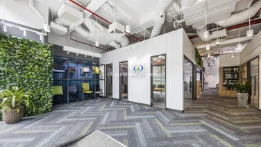 Cho thuê mặt bằng văn phòng khu trung tâm, dân cư đông đúc Quận 10