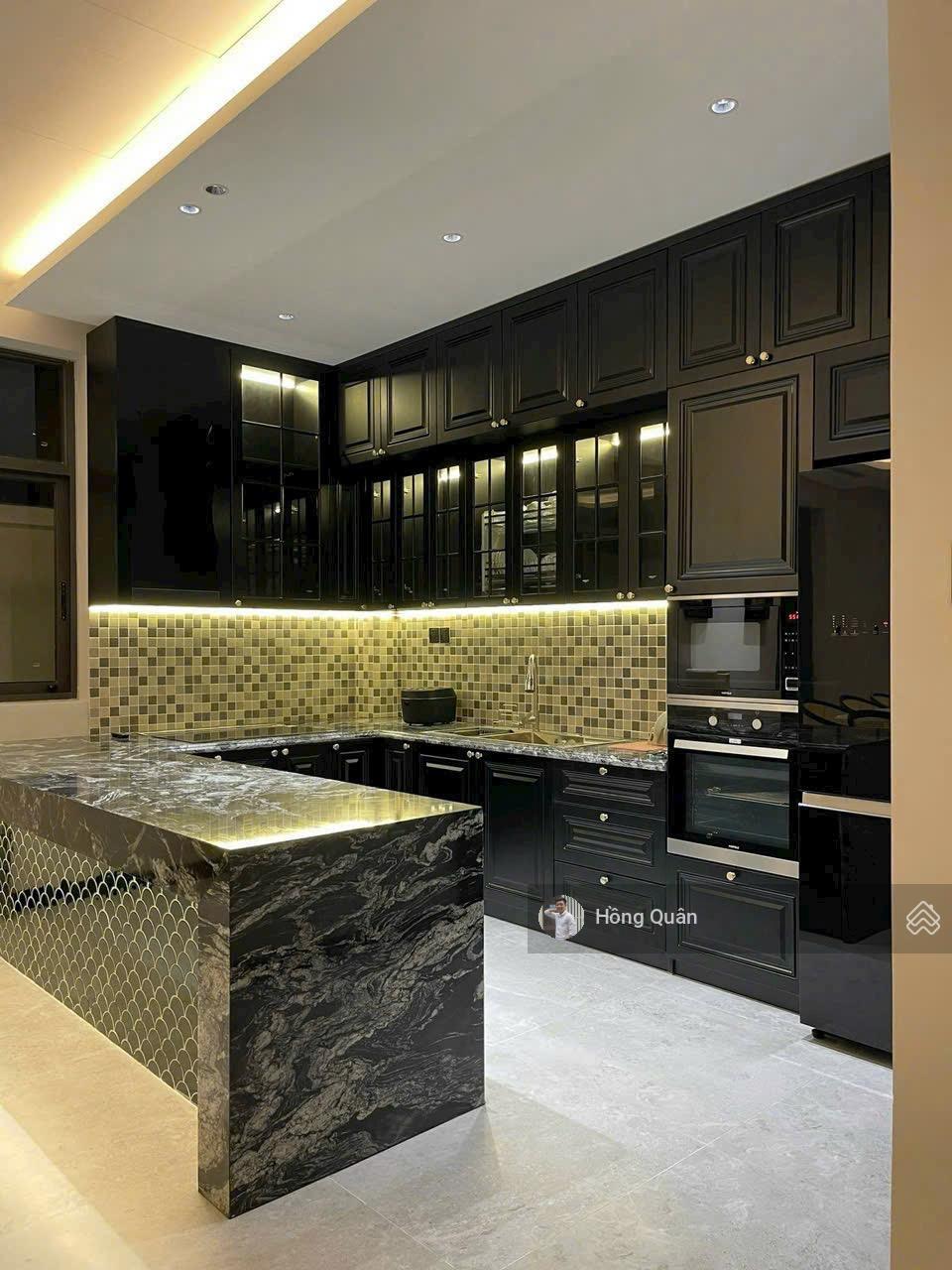 Bán biệt thự Victoria Thạnh Mỹ Lợi DT 267m2 nở hậu. Trệt 2 tầng, áp mái. Giá 65 tỷ. Quân 0901 380 ***