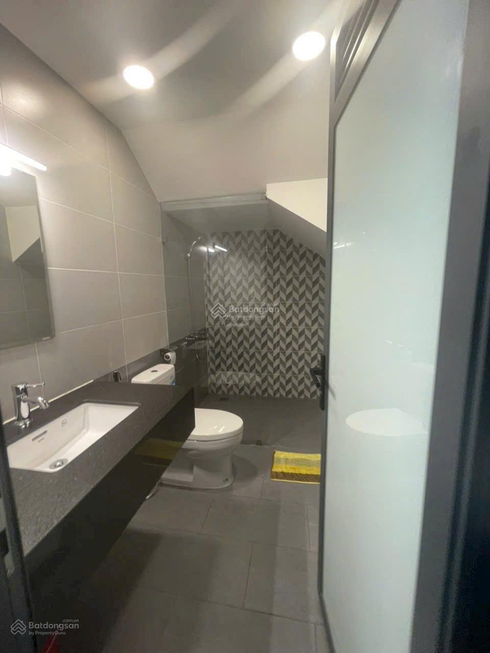 Nhá bán 5x20m 4 phòng ngủ 3 toilet giá 11.9 tỷ thương lượng