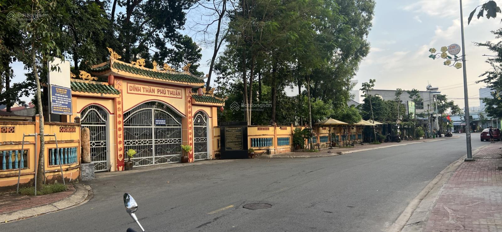 Bán nhà đường Trần Phú - thuộc KĐT Chánh Nghĩa - giá chỉ 9,6 tỷ bằng giá trị đất Bán nhà đường Trần Phú - thuộc KĐT Chánh Nghĩa - giá chỉ 9,6 tỷ bằng giá trị đất