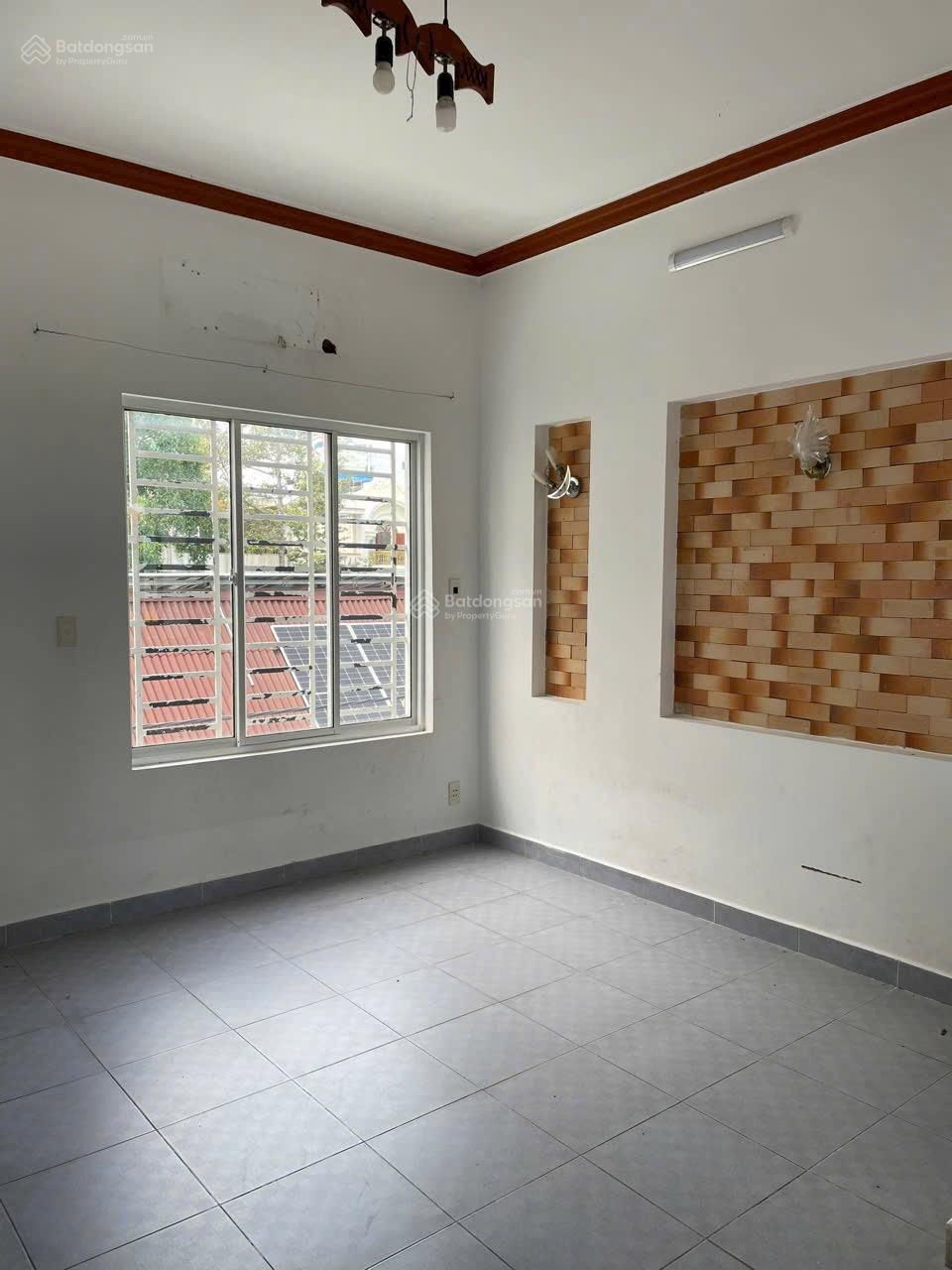 Bán nhà đường Trần Phú - thuộc KĐT Chánh Nghĩa - giá chỉ 9,6 tỷ bằng giá trị đất Bán nhà đường Trần Phú - thuộc KĐT Chánh Nghĩa - giá chỉ 9,6 tỷ bằng giá trị đất