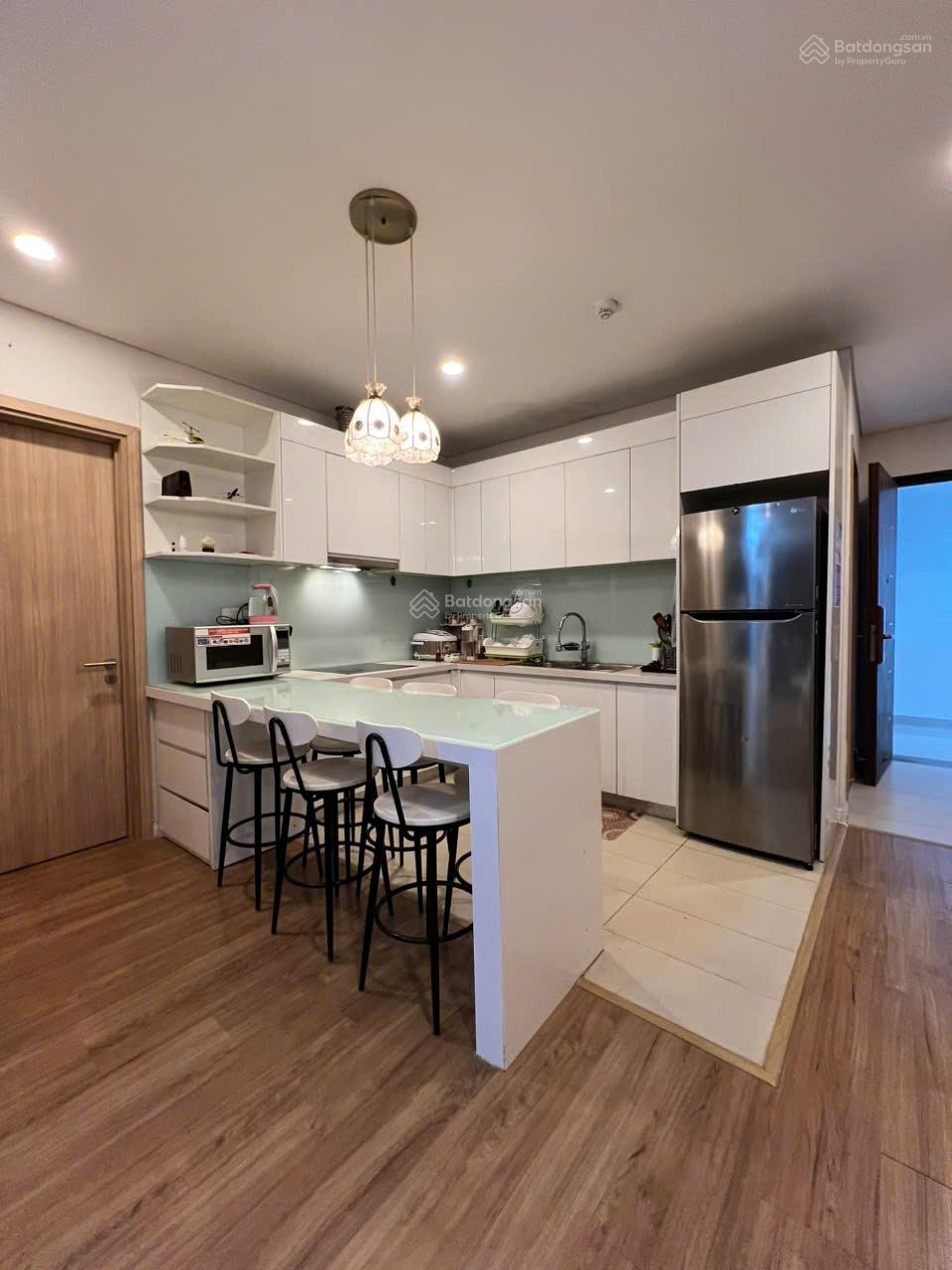 Bán chung cư cao cấp Mipec Riverside 2PN 2WC 69m2 full nội thất, hướng Đông Nam, giá chỉ 6,6 tỷ