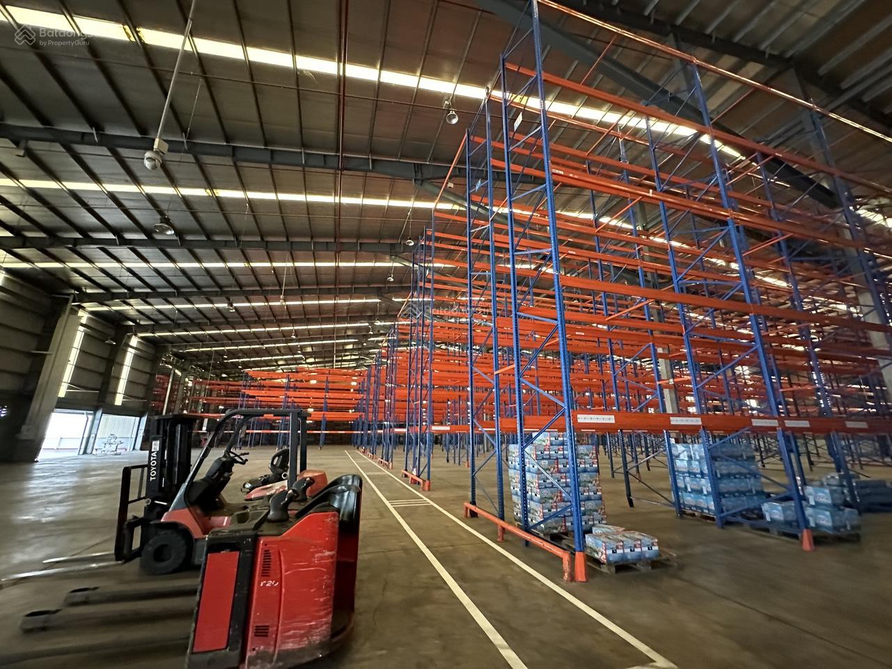 Cho thuê 4000m2 kho chuẩn KCN Sóng Thần, khuôn viên rộng