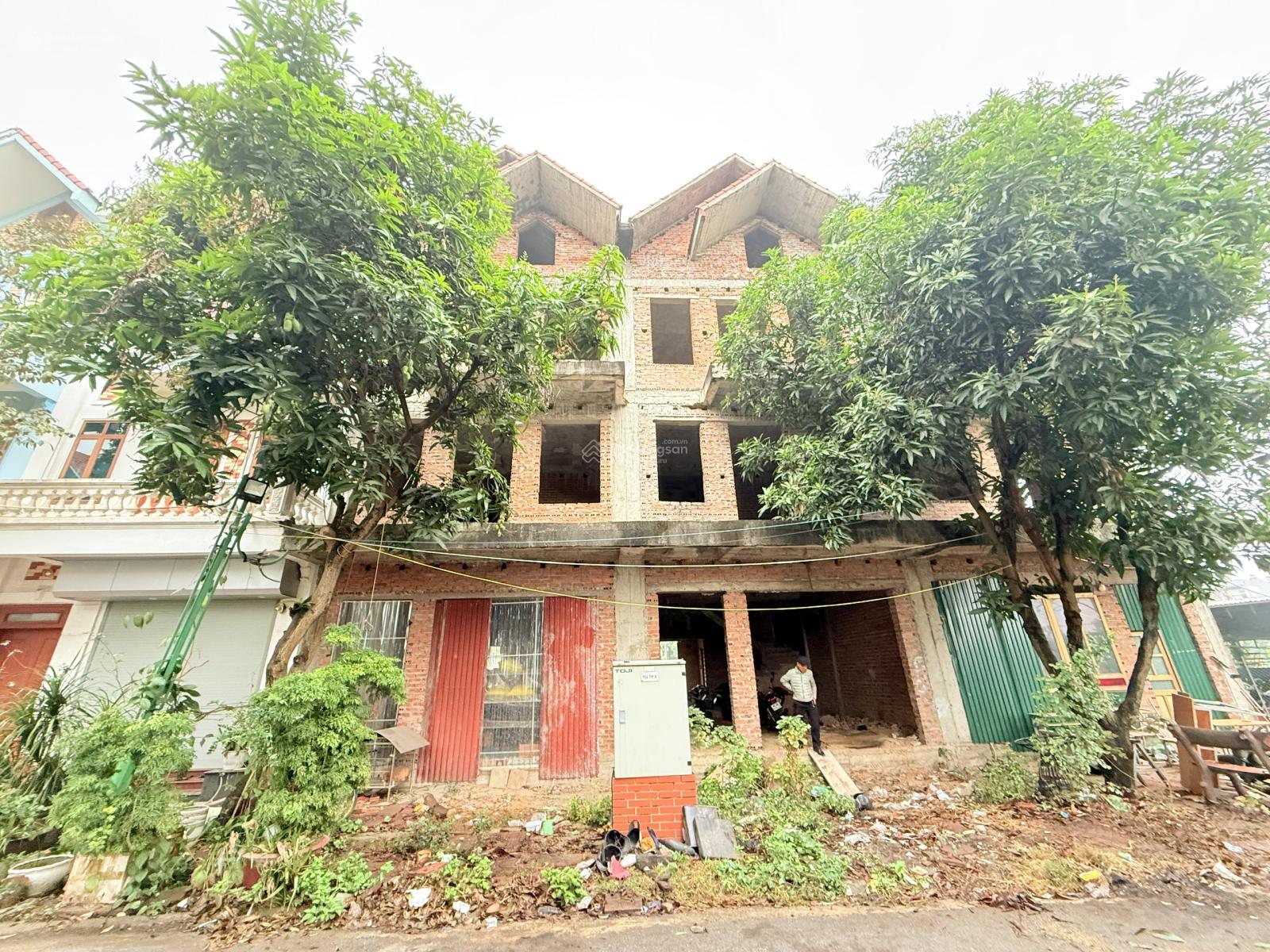 Bán nhà 3 tầng 1 tum KĐT Tùng Phương, diện tích 106m2 giá 5 tỷ