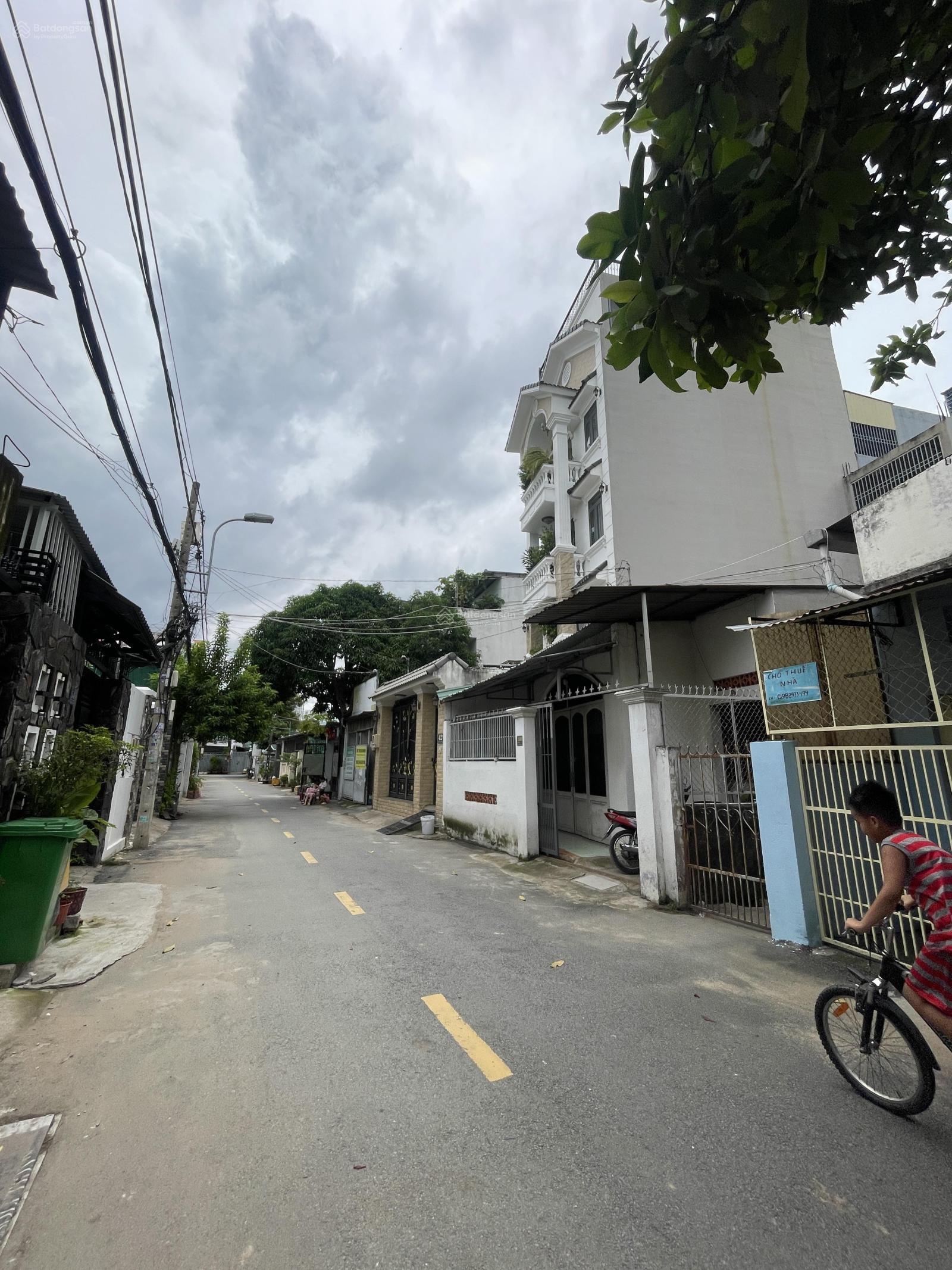 Bán 1 lô đất có sẵn 2 căn nhà đang cho thuê 149m2 giá 10.5 tỷ 0902 454 *** giá tốt quá Bán 1 lô đất có sẵn 2 căn nhà đang cho thuê 149m2 giá 10.5 tỷ 0902 454 *** giá tốt quá