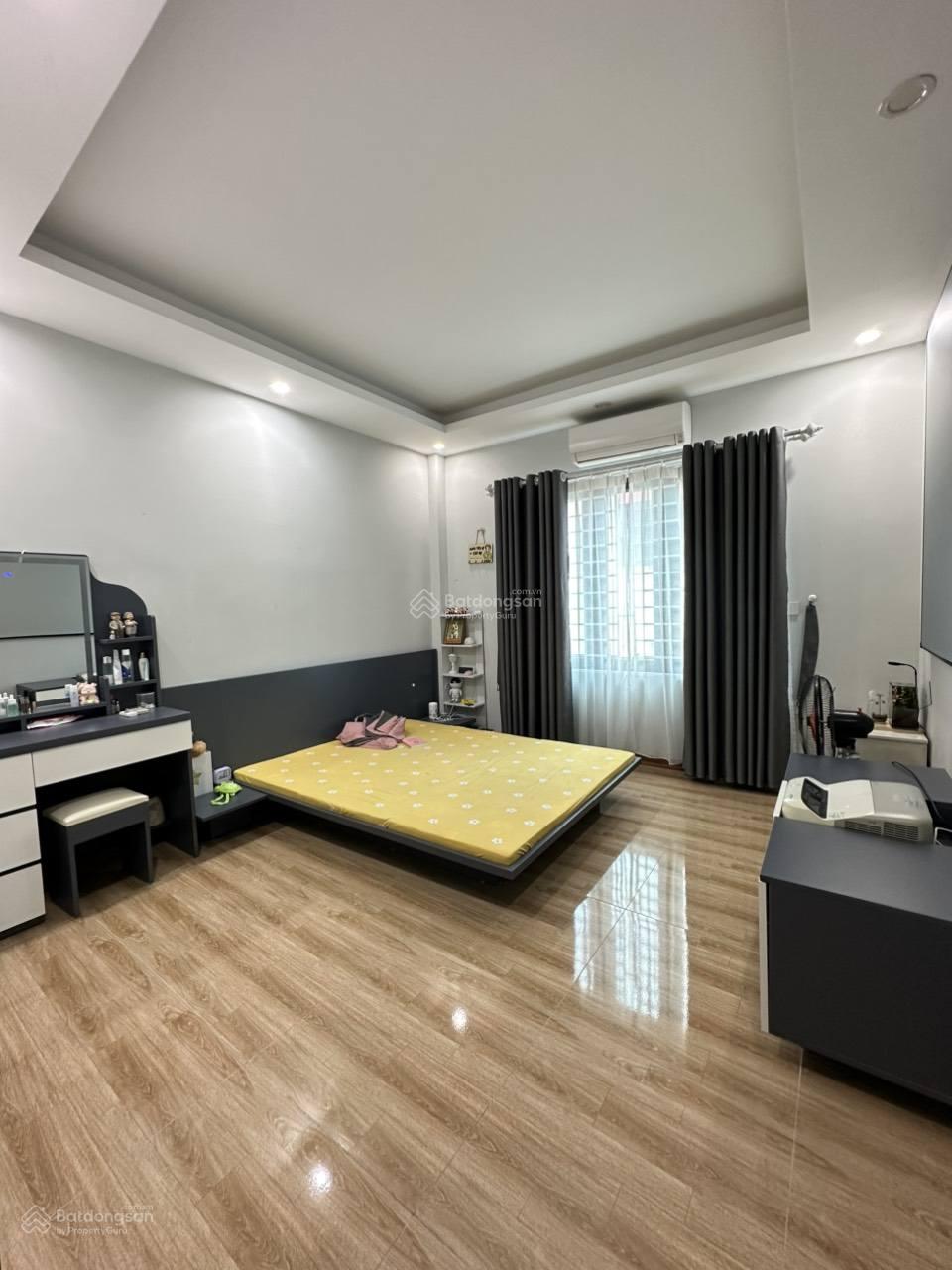 Hot hot chủ cần tiền muốn bán gấp căn nhà 39m2, 4 tầng, Vân Canh