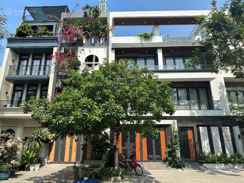 Bán gấp biệt thự 21.5 tỷ, 126m2 có thang máy đầy đủ nội thất KDC Ven Sông Sadeco, Tân Phong