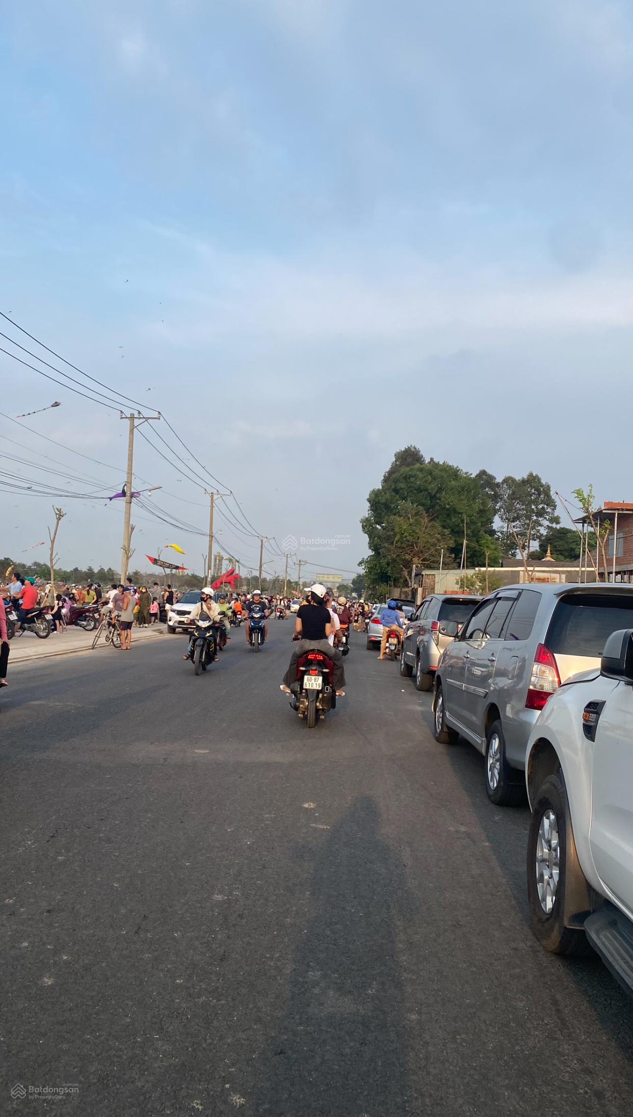 Bán đất MT đường Vườn Ngô Trục chính kinh doanh Xã Đồi 61, 125m2 giá 2.680 tỷ Bán đất MT đường Vườn Ngô Trục chính kinh doanh Xã Đồi 61, 125m2 giá 2.680 tỷ