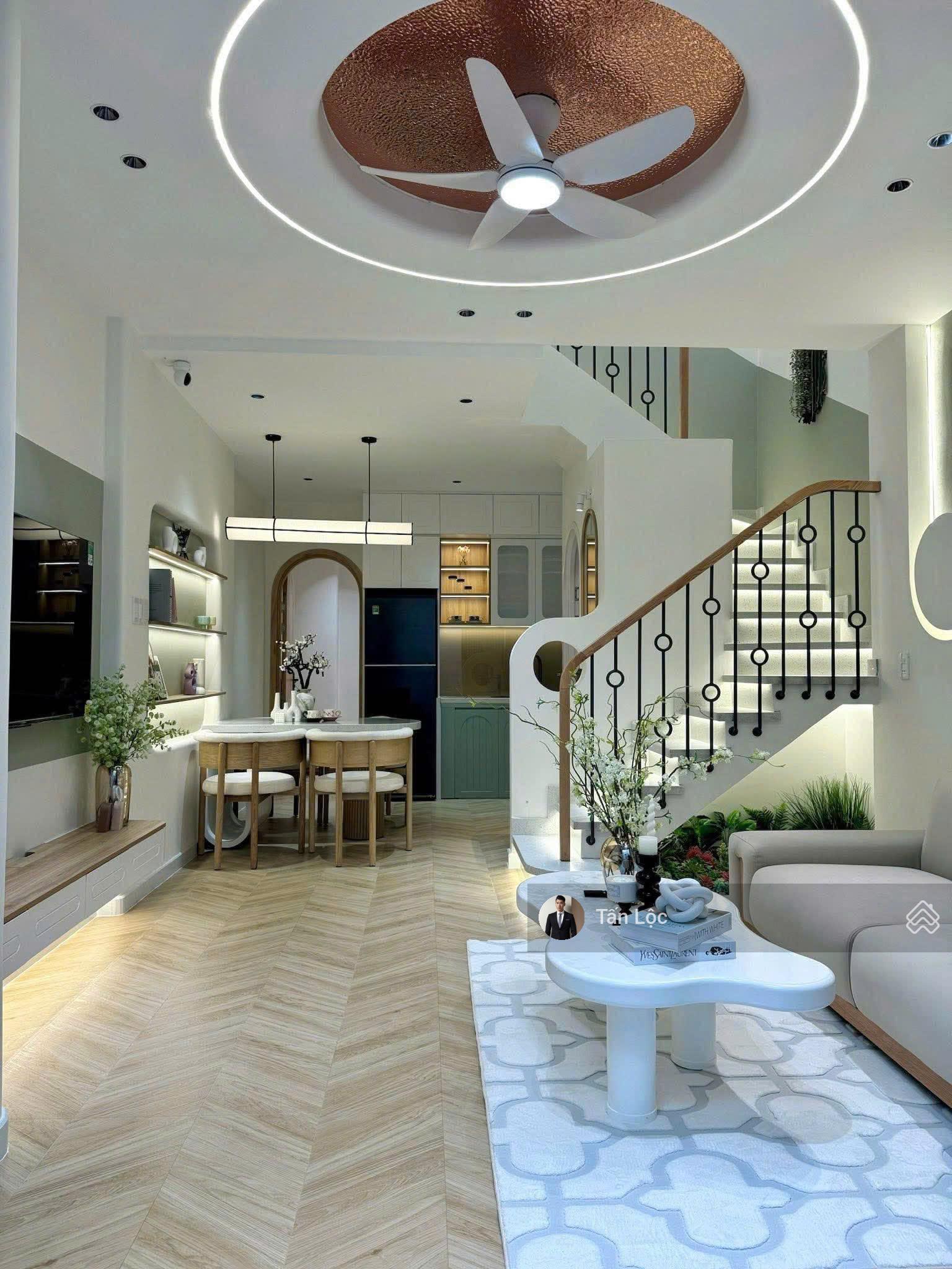 Bán gấp nhà đẹp 60m2/ 2Tỷ430tr ngay góc 2MT đường Phan Văn Hân, P.19, Bình Thạnh, SHR, hoàn công đủ Bán gấp nhà đẹp 60m2/ 2Tỷ430tr ngay góc 2MT đường Phan Văn Hân, P.19, Bình Thạnh, SHR, hoàn công đủ