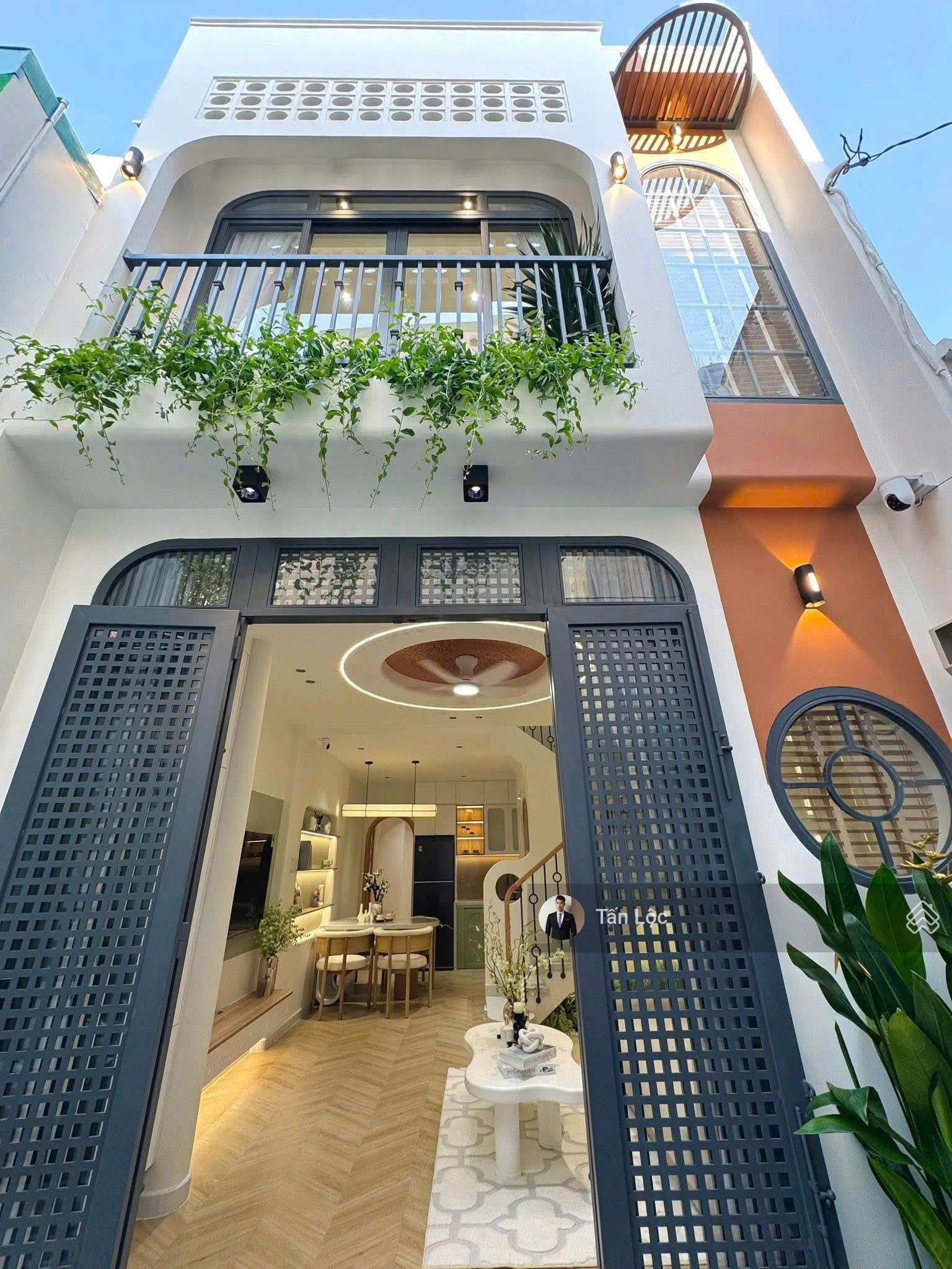 Bán gấp nhà đẹp 60m2/ 2Tỷ430tr ngay góc 2MT đường Phan Văn Hân, P.19, Bình Thạnh, SHR, hoàn công đủ