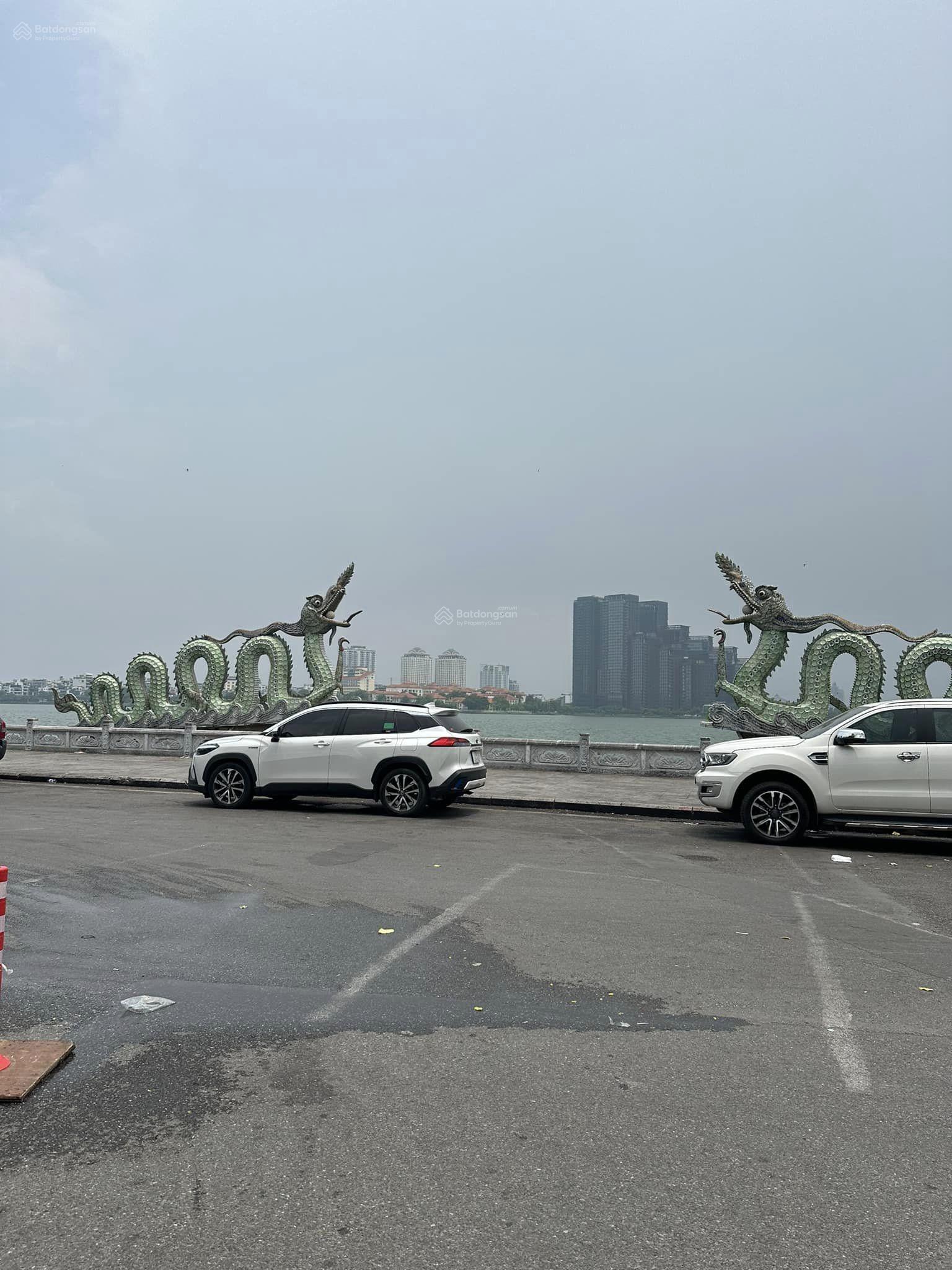 Lô đất đẹp 166m, MT6.5m, 1 mặt phố, 1 mặt ngõ thông - vỉa hè - kinh doanh sầm uất, gần mặt Hồ Tây
