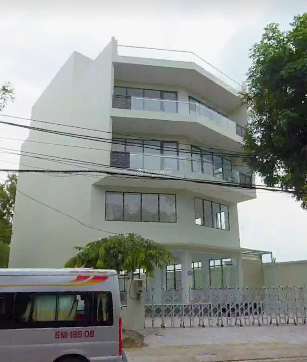 Tòa văn phòng Thảo Điền 790m2 - Hầm 3 tầng, sân thượng đẹp - Chỉ 170 triệu/tháng