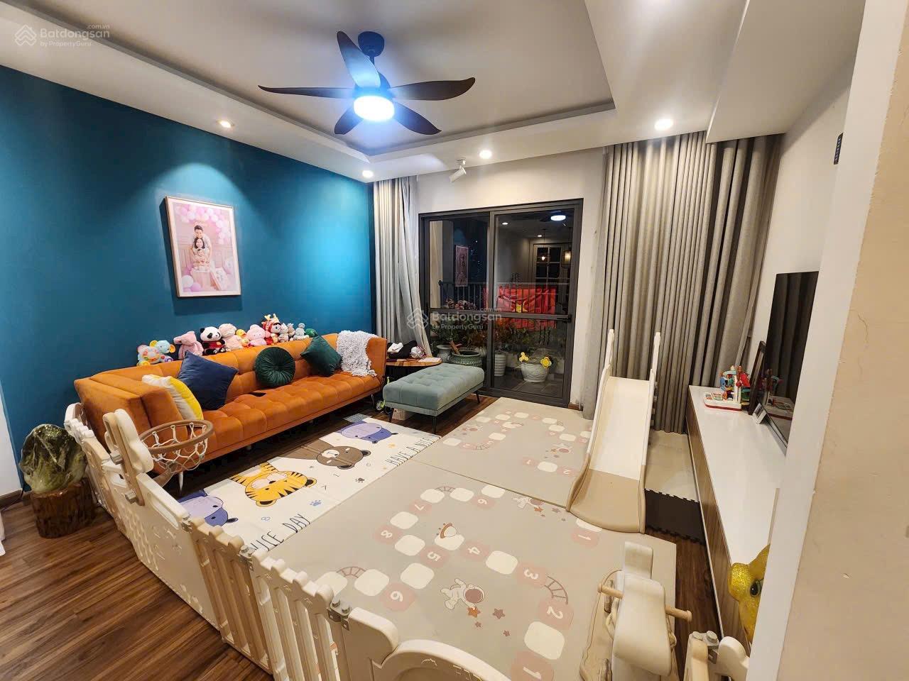 Bán CH Golden Palm 134m 3N 2W giá 12 tỷ full NT tại 21 Lê Văn Lương Bán CH Golden Palm 134m 3N 2W giá 12 tỷ full NT tại 21 Lê Văn Lương