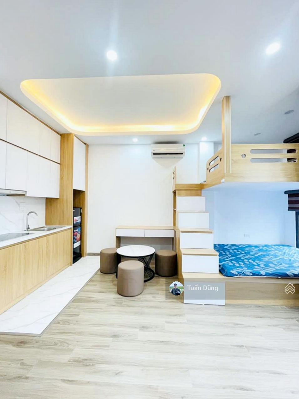 Tòa CHDV phố Đặng Tiến Đông, 63m2, 18 phòng, thu về 90 triệu/tháng, mặt ngõ thông, mới đẹp full đồ