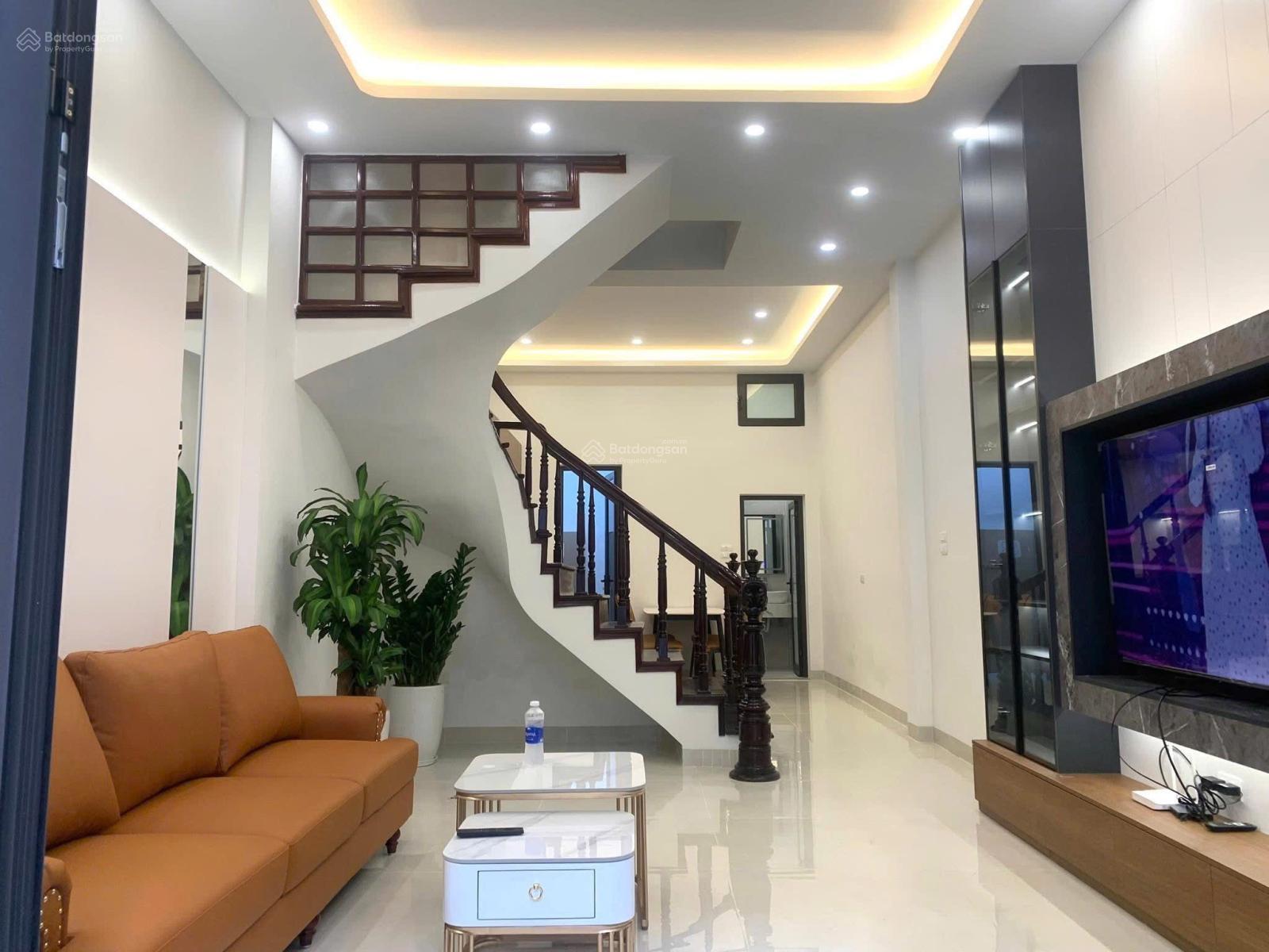 Bán nhà Cổ Nhuế, DT 55m2, 5 tầng, giá 9,4 tỷ , ô tô đỗ cửa , ngõ thông sang Resco, gần phố Bán nhà Cổ Nhuế, DT 55m2, 5 tầng, giá 9,4 tỷ , ô tô đỗ cửa , ngõ thông sang Resco, gần phố