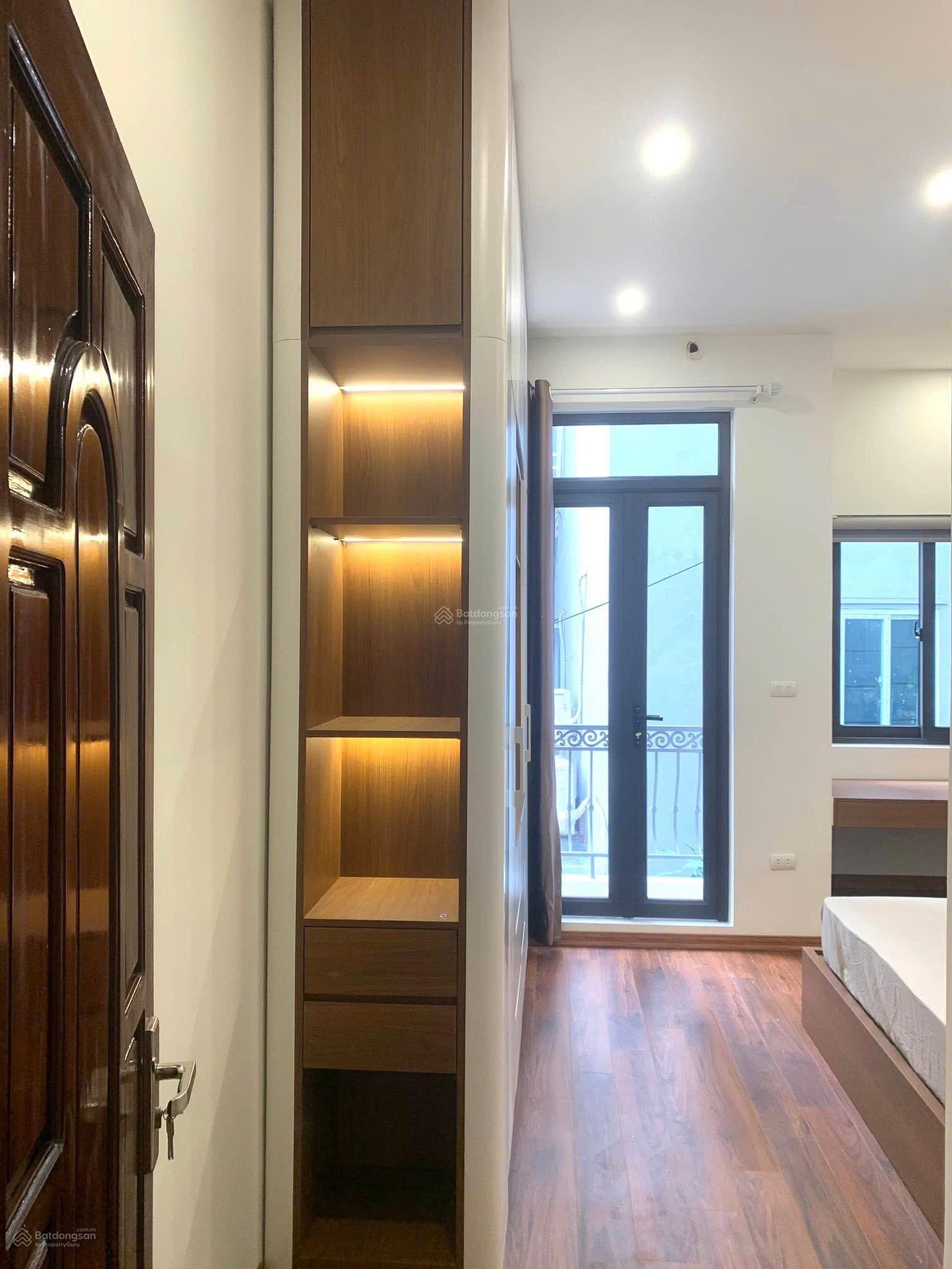 Bán nhà Cổ Nhuế, DT 55m2, 5 tầng, giá 9,4 tỷ , ô tô đỗ cửa , ngõ thông sang Resco, gần phố Bán nhà Cổ Nhuế, DT 55m2, 5 tầng, giá 9,4 tỷ , ô tô đỗ cửa , ngõ thông sang Resco, gần phố