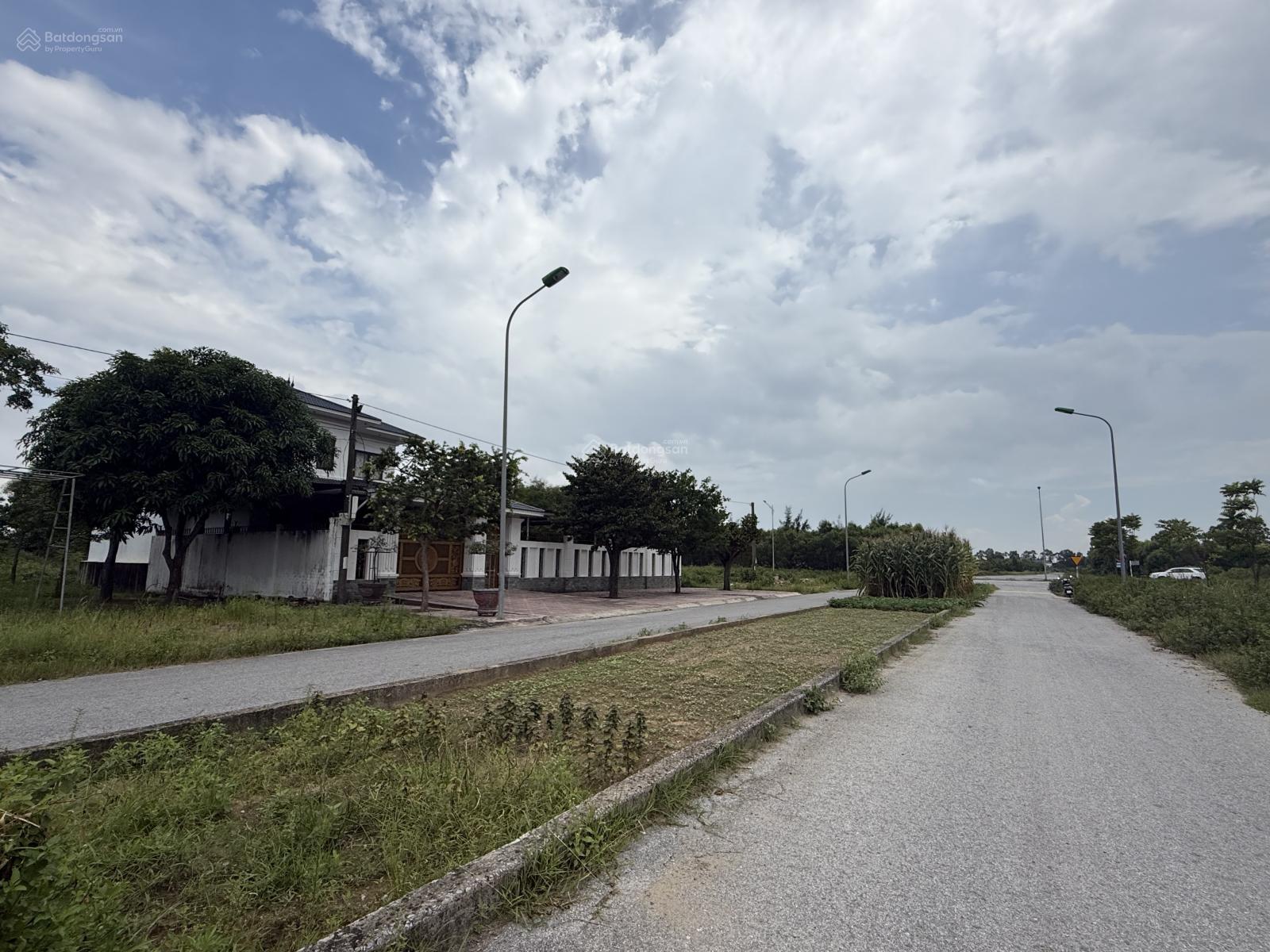 Bán đất đẹp tái định cư Nghi Hương diện tích 270 m2 giá 5,1 tỷ mặt đường 30m