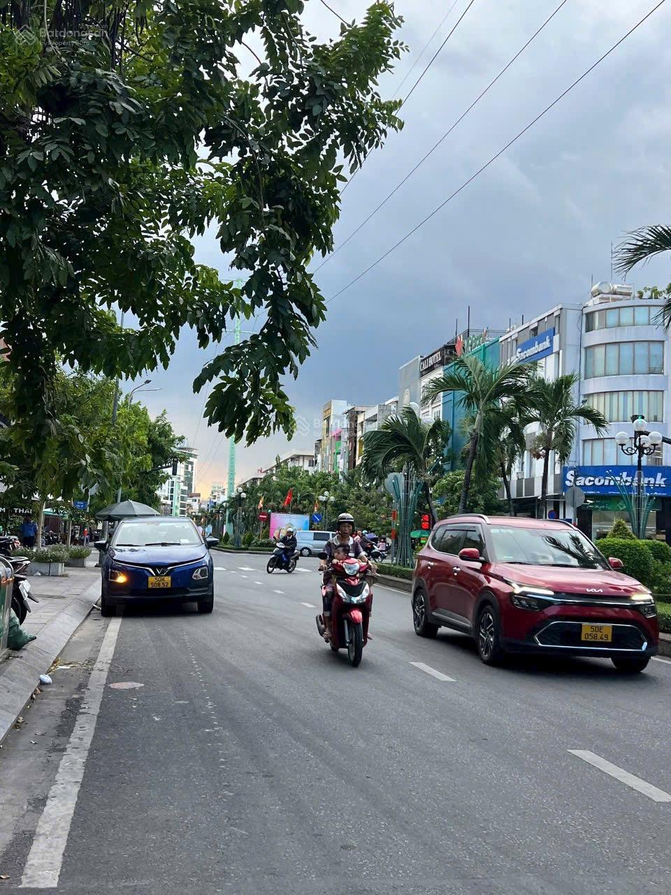 Bán tòa nhà văn phòng mặt tiền trung tâm Quận 3, vị trí đắc địa Nguyễn Thị Minh Khai