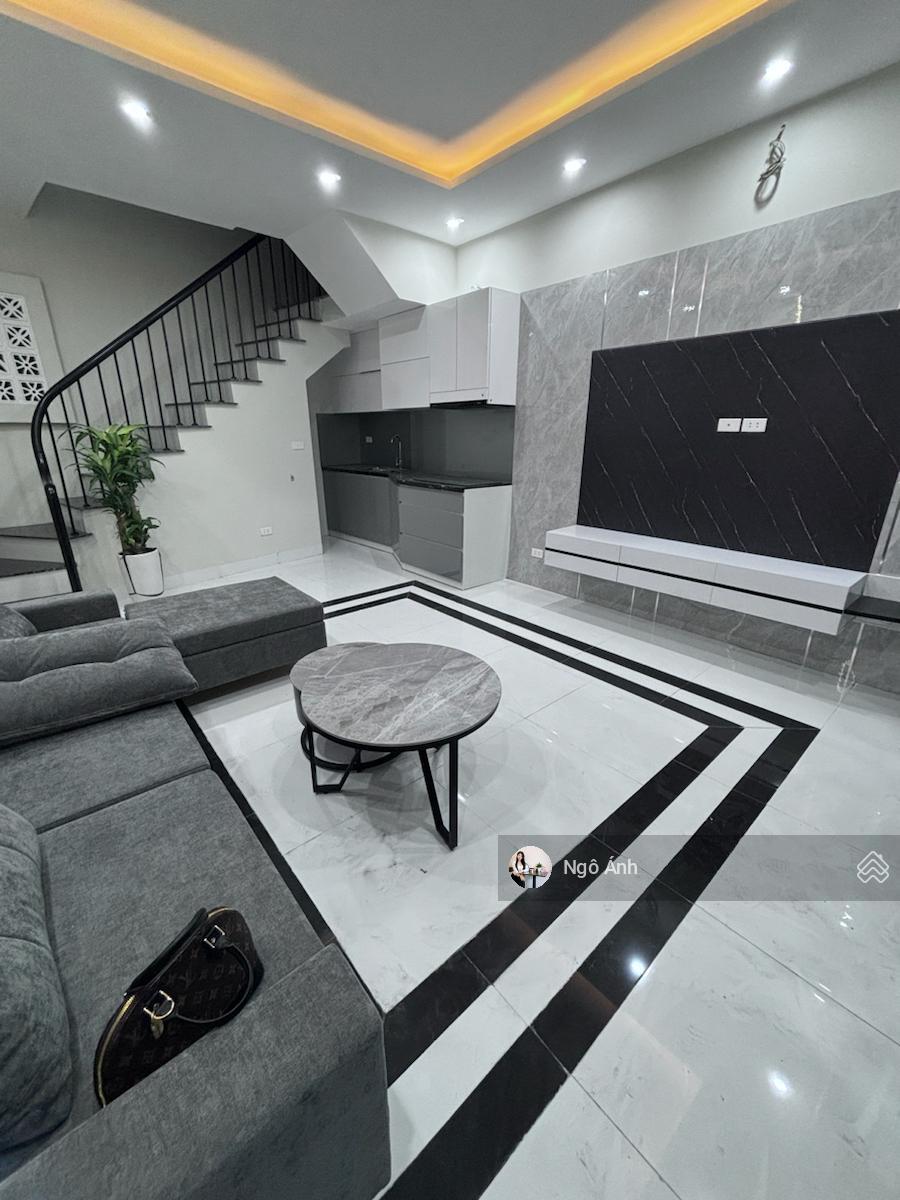 Bán nhà Đội Cấn, cách MP 20m, nhà đẹp ở ngay, sổ vuông giá tốt, nhanh tay kẻo lỡ 0948 044 ***