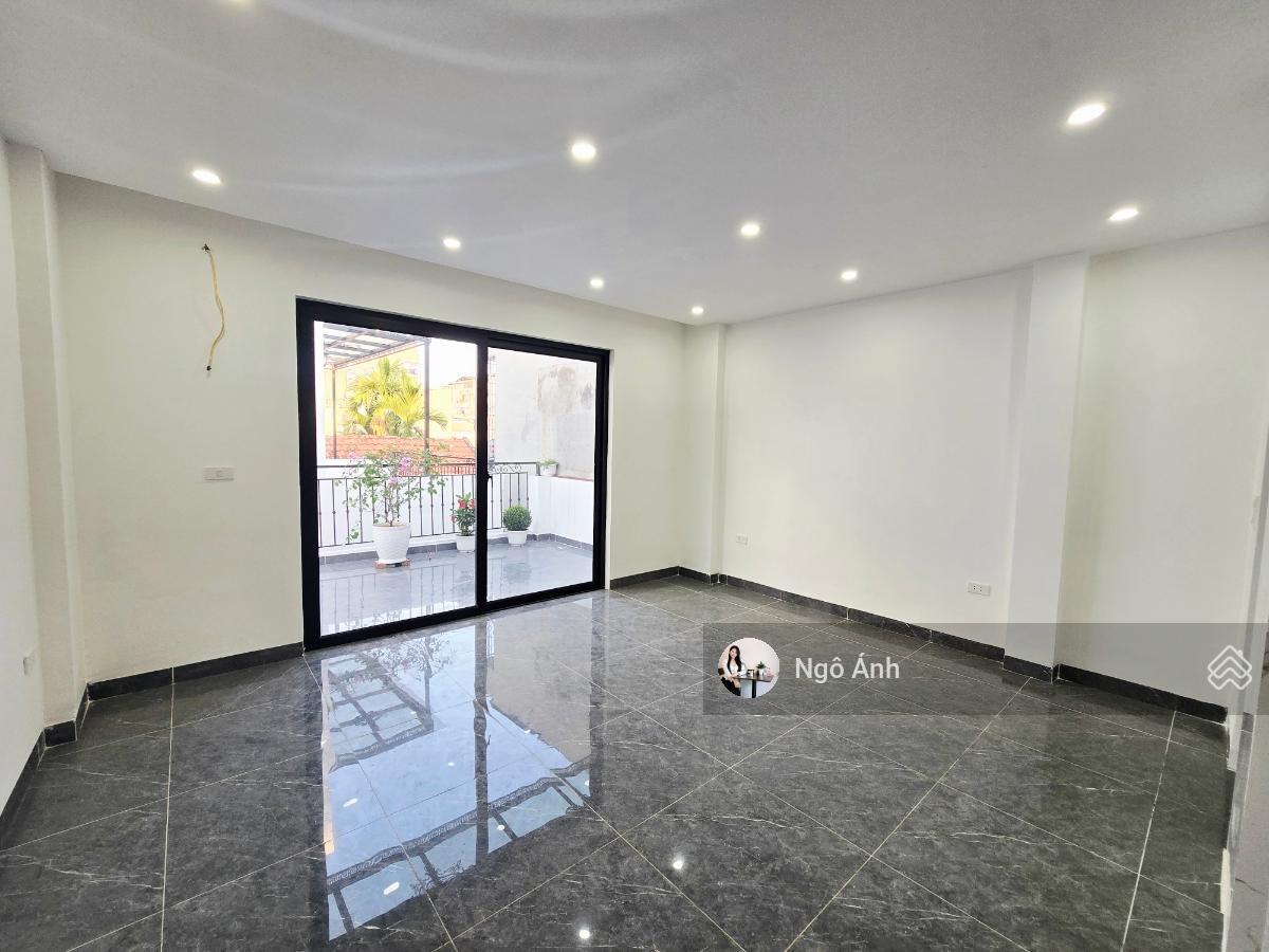 Hiếm! Nhà mới Ba Đình thang máy nội thất đầu tư pháp lý chuẩn, sổ nở hậu, xem là chốt 0948 044 ***