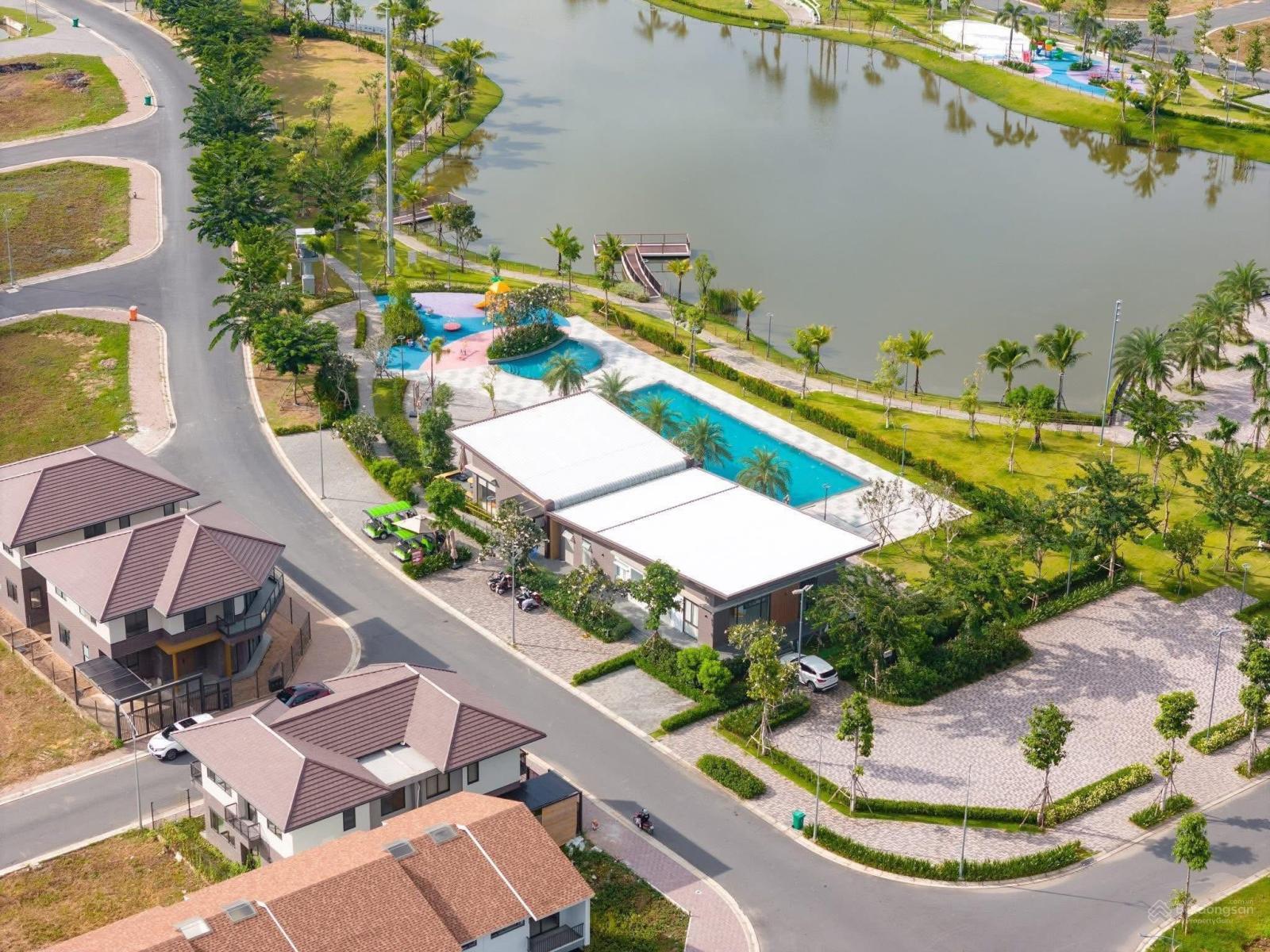 Bán cặp nền biệt thự góc 2 mặt tiền tuyệt đẹp khu Nam Long 2