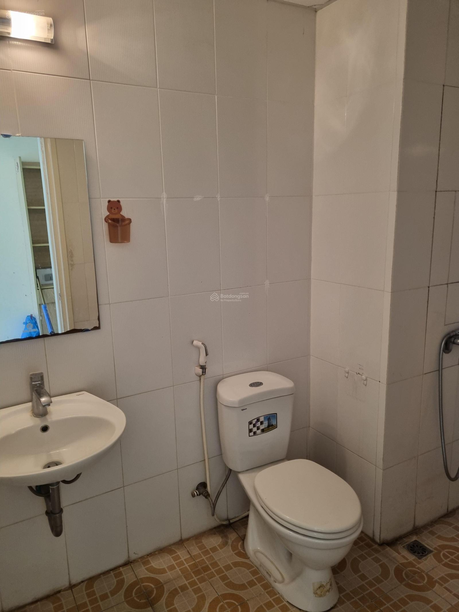 Cho thuê căn hộ 85 m2 tầng 2 tòa N3B Trung Hòa - Nhân Chính 3 phòng ngủ ko đồ giá 10 triệu/tháng