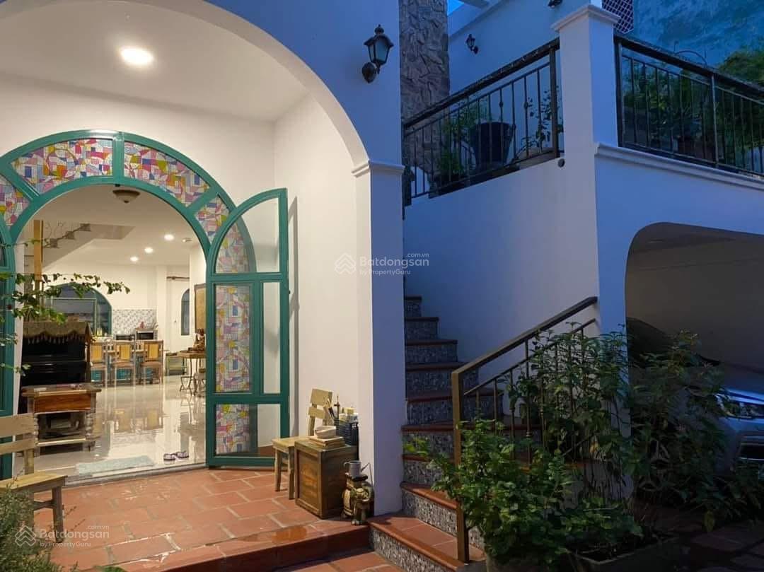 Biệt thự giá tốt - Linh Đông - 4 tầng - 152m2 ngang 8m, gara xe hơi, 3 PN, 4 WC - Giá 14 tỷ