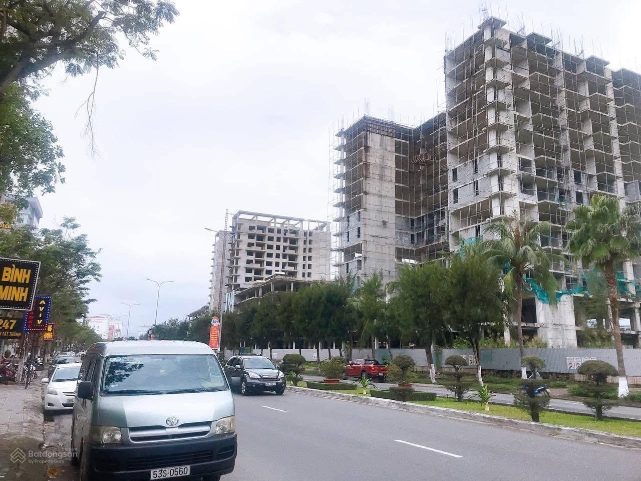 Cần bán cặp đất MT Nguyễn Tất Thành, đối diện khu Đa Phước, P. Thanh Bình, Q. Hải Châu