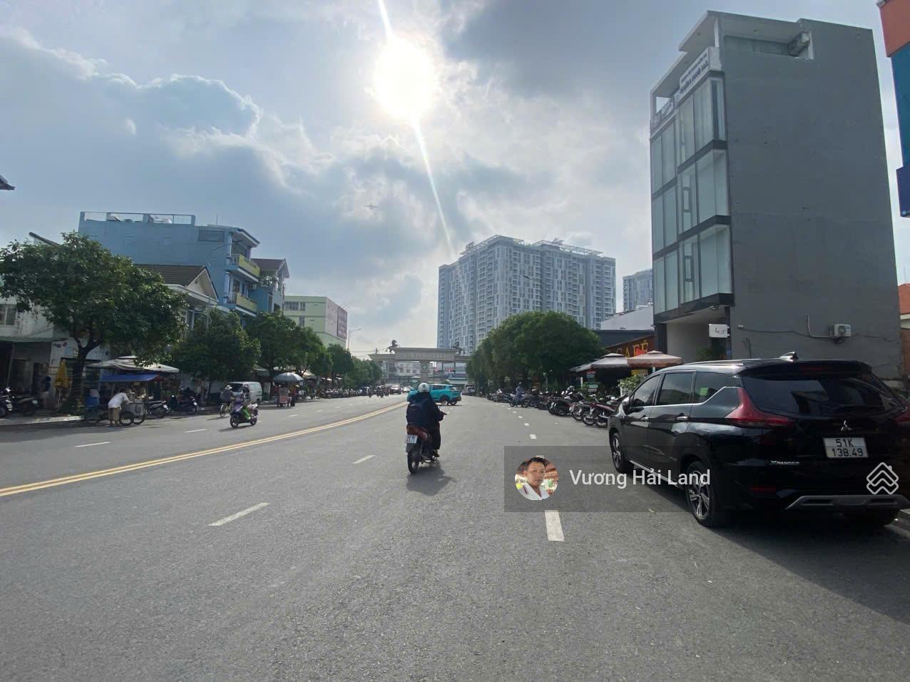 Bán 2 lô đất ngay cổng Vạn Phúc. 5,9 tỷ/65m2, giá đầu tư vị trí đẹp