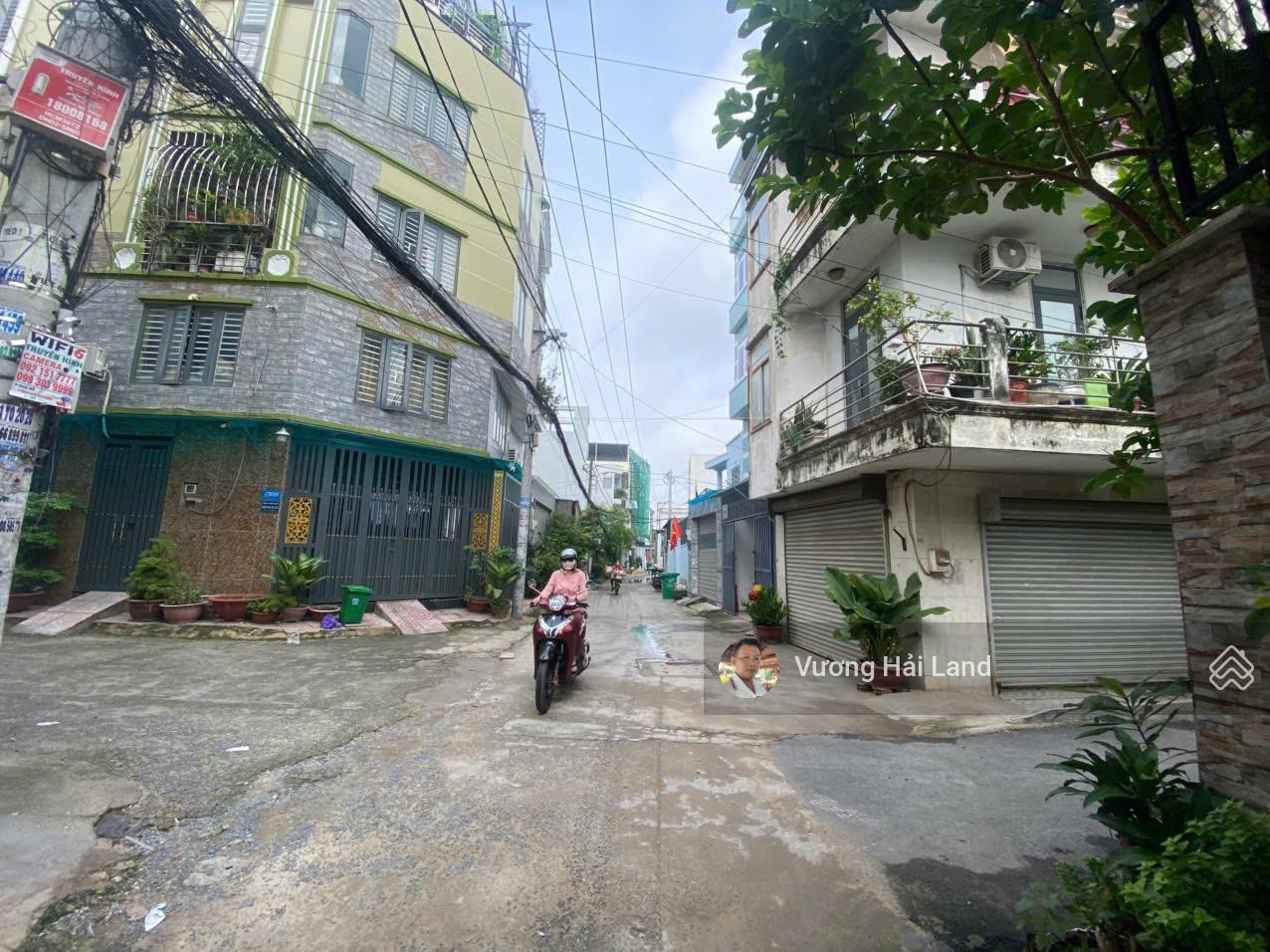 Bán 2 lô đất ngay cổng Vạn Phúc. 5,9 tỷ/65m2, giá đầu tư vị trí đẹp