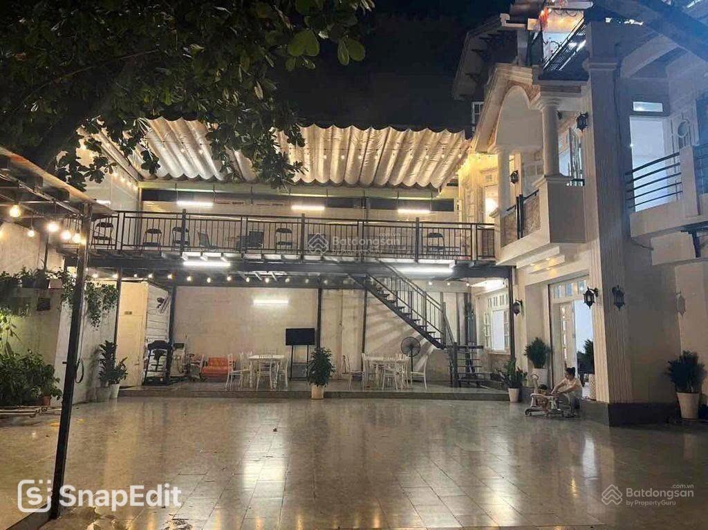 Cho thuê biệt thự sân vườn Nguyễn Văn Hưởng - Thảo Điền 10x18m KC sân vườn, trệt, 2 lầu. Giá 65tr