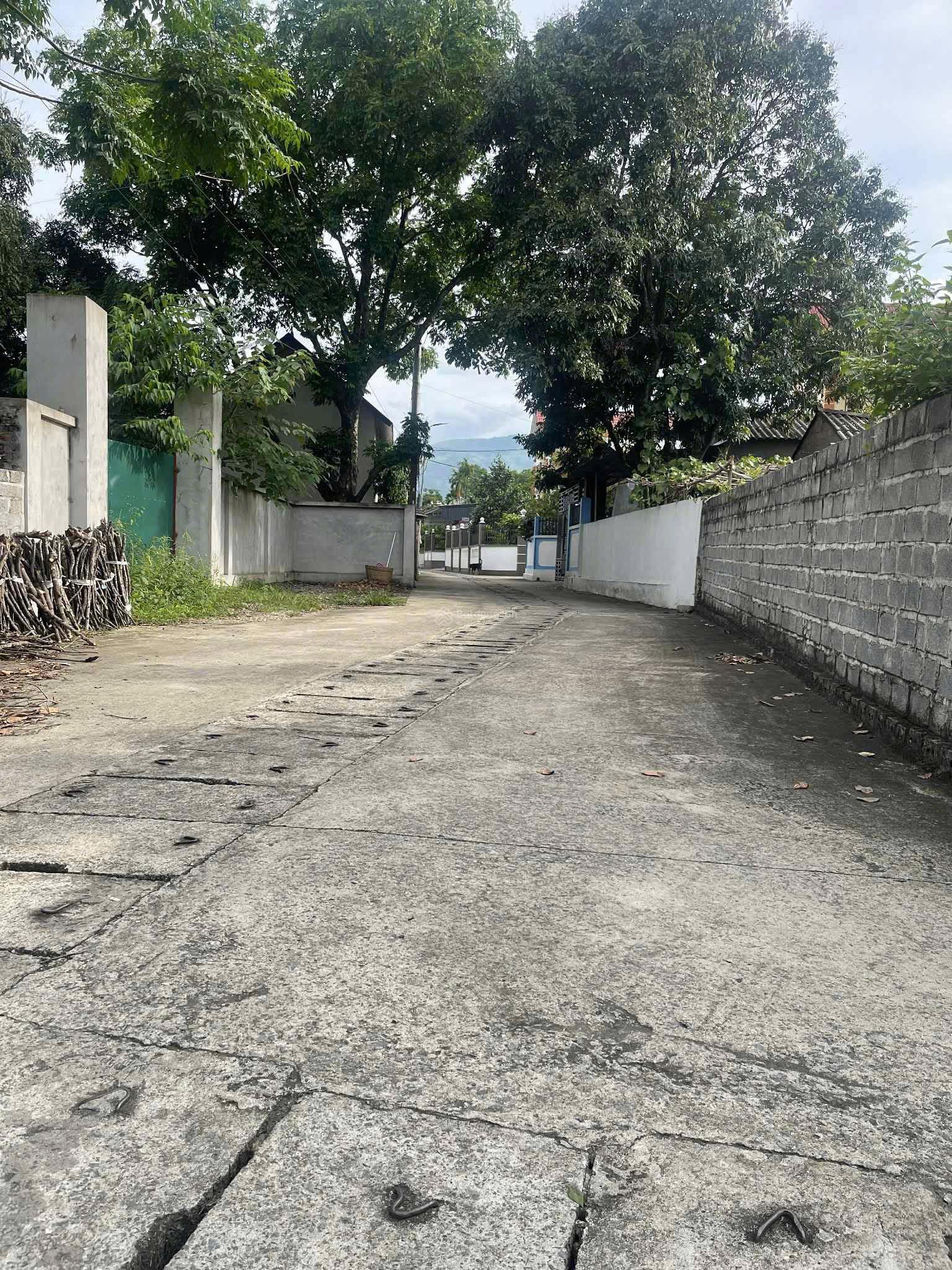 Bán Đất HỒ VĂN SƠN , Chương Mỹ, Hà Nội 11,7 triệu / m2, 700 m2 ĐẤT BÁM HỒ NHÌN SANG SÂN GOL SKYLE