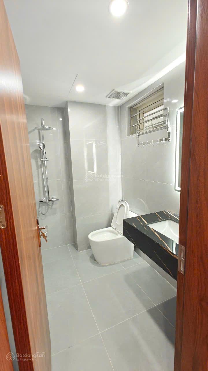 Bán CC 120m2, 3PN, 2WC, D5A Trần Thái Tông, Cầu Giấy, HN, giá thỏa thuận, view đẹp