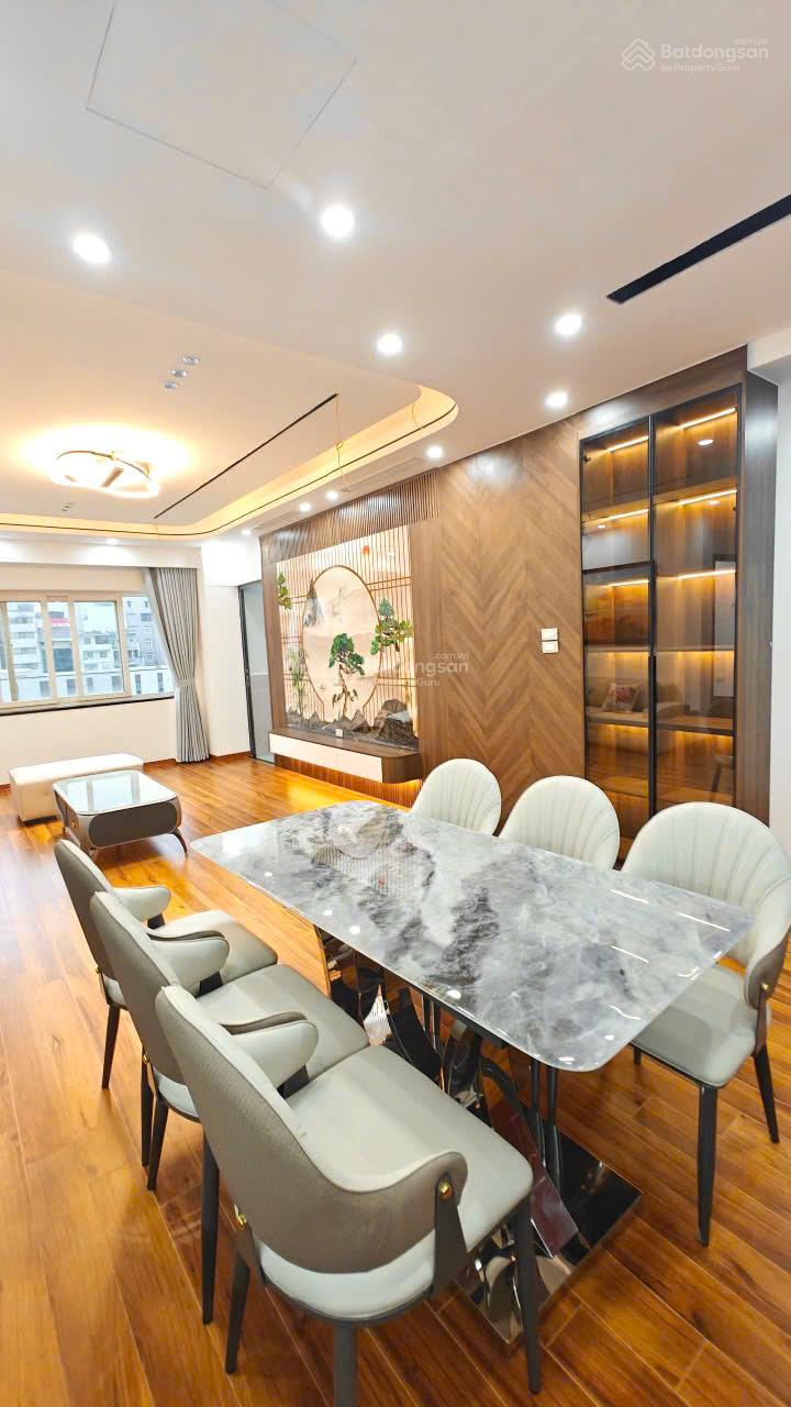 Bán CC 120m2, 3PN, 2WC, D5A Trần Thái Tông, Cầu Giấy, HN, giá thỏa thuận, view đẹp